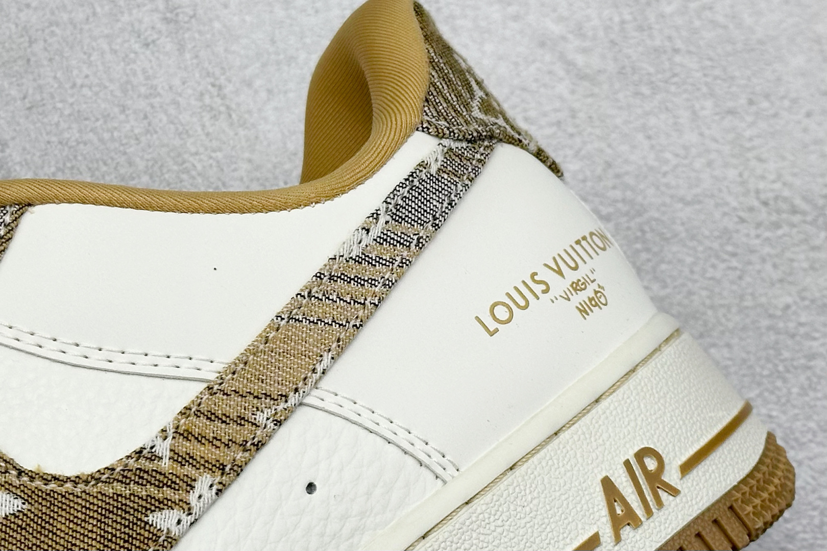 SC版Nike Air Force 1'07 Low LV联名 卡其灰牛仔 空军一号低帮休闲运动板鞋 SC9207-542-莆田鞋,莆田鞋货源,高仿鞋,高仿鞋货源,安福档口,莆田高仿鞋,莆田鞋批发,高仿鞋批发,莆田高仿运动鞋,高仿运动鞋,莆田运动鞋 SC版Nike Air Force 1'07 Low LV联名 卡其灰牛仔 空军一号低帮休闲运动板鞋 SC9207-542