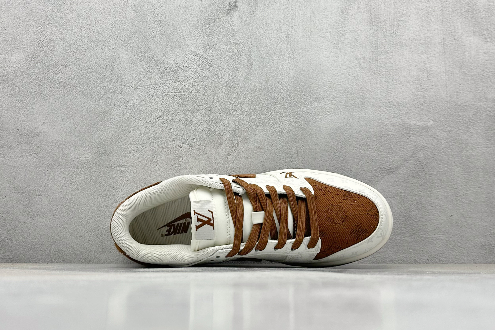 SC版Nike SB Dunk Low LV联名 咖啡牛仔 周年高端定制 低帮休闲板鞋 SC9772-806-莆田鞋,莆田鞋货源,高仿鞋,高仿鞋货源,安福档口,莆田高仿鞋,莆田鞋批发,高仿鞋批发,莆田高仿运动鞋,高仿运动鞋,莆田运动鞋 SC版Nike SB Dunk Low LV联名 咖啡牛仔 周年高端定制 低帮休闲板鞋 SC9772-806