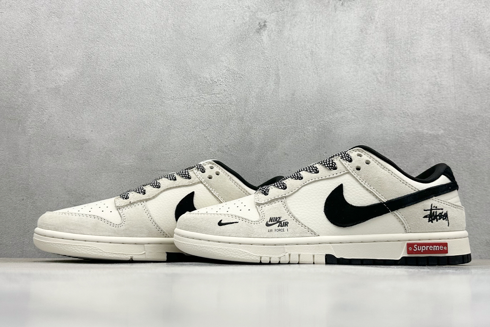 XC版Nike SB Dunk Low x Stussy 白黑翻毛小钩 SJ2068-270-莆田鞋,莆田鞋货源,高仿鞋,高仿鞋货源,安福档口,莆田高仿鞋,莆田鞋批发,高仿鞋批发,莆田高仿运动鞋,高仿运动鞋,莆田运动鞋 XC版Nike SB Dunk Low x Stussy 白黑翻毛小钩 SJ2068-270