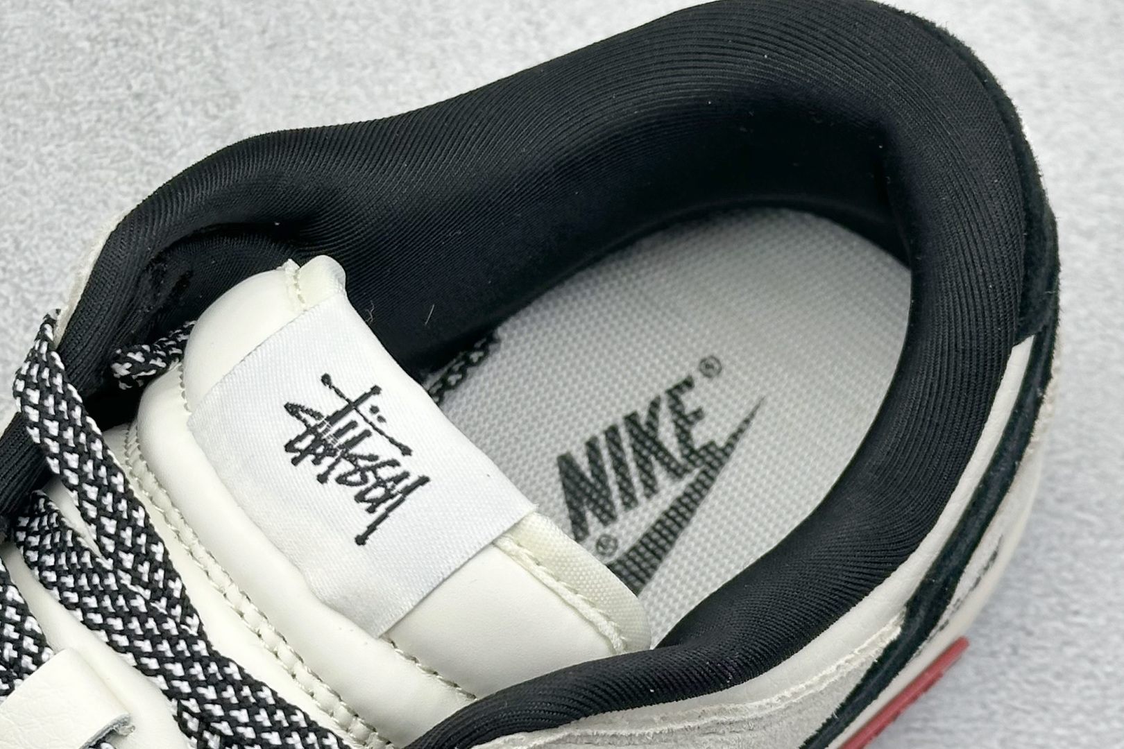 XC版Nike SB Dunk Low x Stussy 白黑翻毛小钩 SJ2068-270-莆田鞋,莆田鞋货源,高仿鞋,高仿鞋货源,安福档口,莆田高仿鞋,莆田鞋批发,高仿鞋批发,莆田高仿运动鞋,高仿运动鞋,莆田运动鞋 XC版Nike SB Dunk Low x Stussy 白黑翻毛小钩 SJ2068-270