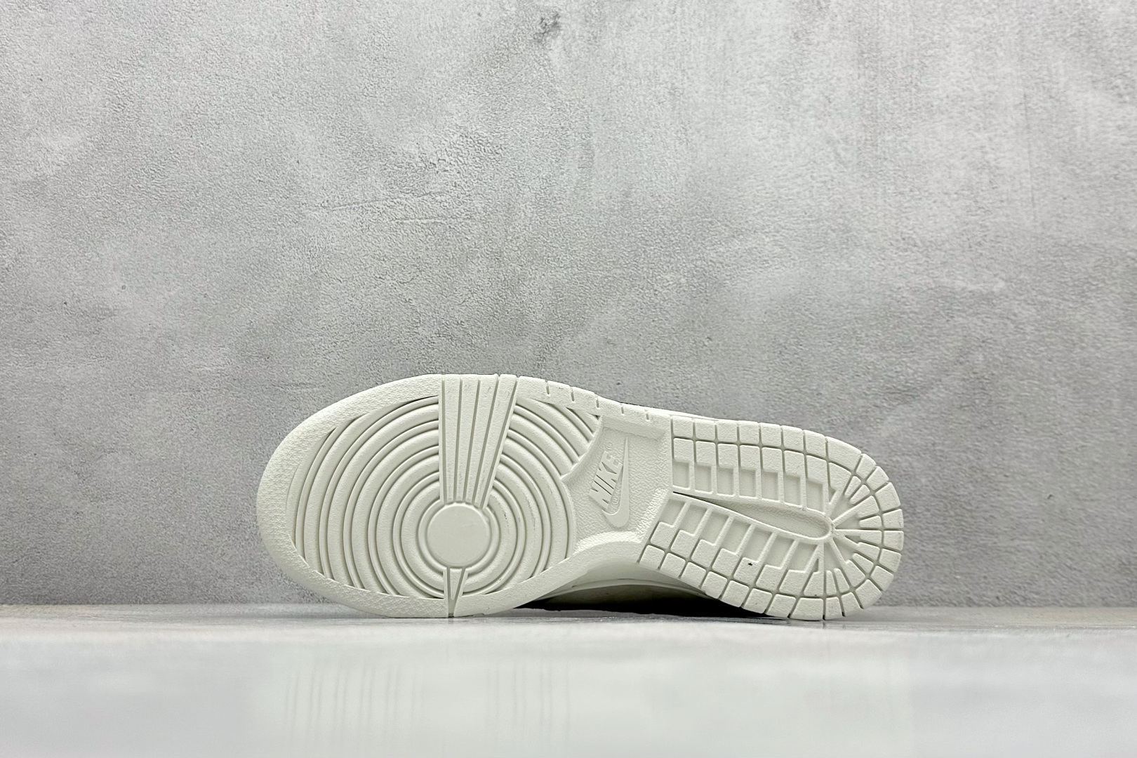 XC版Nk SB Dunk Low 北面联名 猪八灰勾 周年高端定制 低帮休闲板鞋 DJ2024-105-莆田鞋,莆田鞋货源,高仿鞋,高仿鞋货源,安福档口,莆田高仿鞋,莆田鞋批发,高仿鞋批发,莆田高仿运动鞋,高仿运动鞋,莆田运动鞋 XC版Nk SB Dunk Low 北面联名 猪八灰勾 周年高端定制 低帮休闲板鞋 DJ2024-105