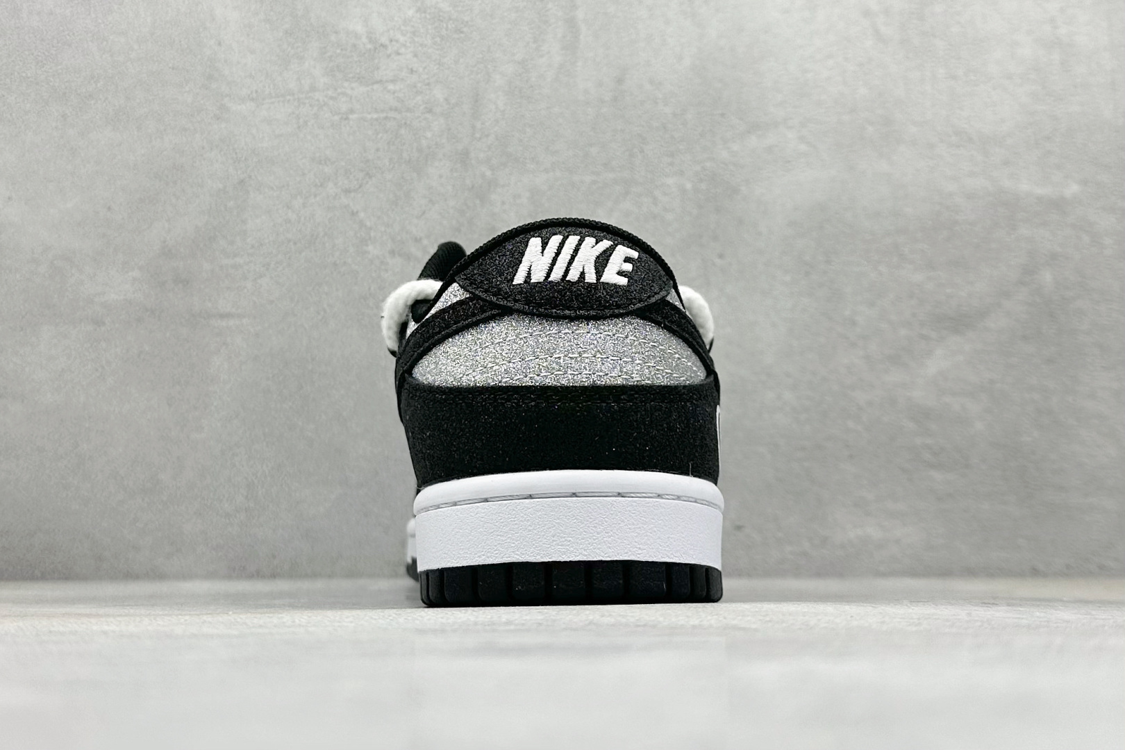 XC版Nike SB Dunk Low x GUCCI 黑银白小钩绑带 SJ2068-268