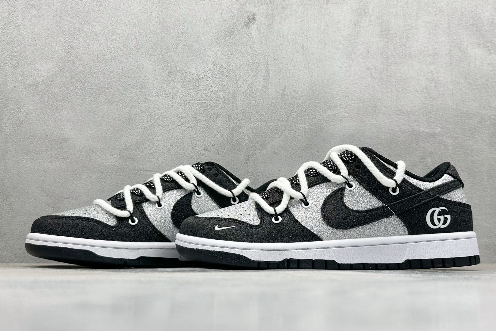 XC版Nike SB Dunk Low x GUCCI 黑银白小钩绑带 SJ2068-268