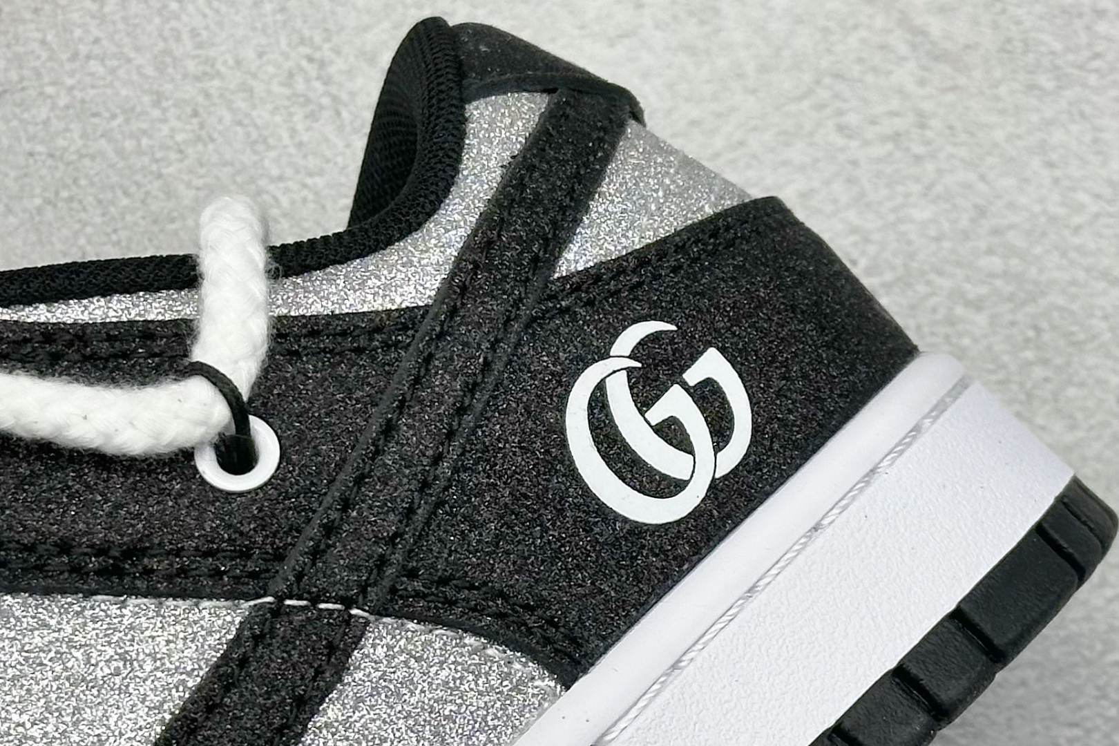 XC版Nike SB Dunk Low x GUCCI 黑银白小钩绑带 SJ2068-268