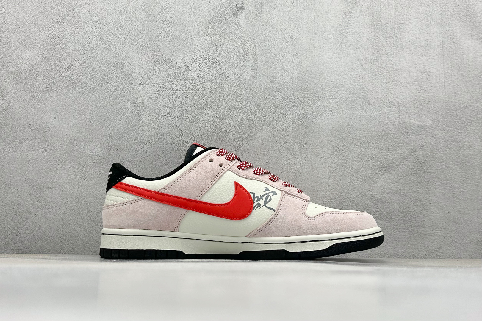 XC版Nk SB Dunk Low 蛇年系列 猪八红勾 低帮休闲板鞋 DJ2024-106-莆田鞋,莆田鞋货源,高仿鞋,高仿鞋货源,安福档口,莆田高仿鞋,莆田鞋批发,高仿鞋批发,莆田高仿运动鞋,高仿运动鞋,莆田运动鞋 XC版Nk SB Dunk Low 蛇年系列 猪八红勾 低帮休闲板鞋 DJ2024-106