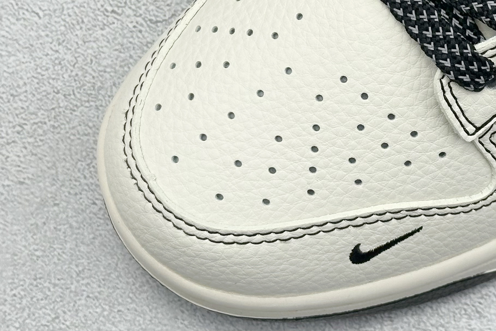 XC版Nike SB Dunk Low 联名 黑勾 周年高端定制 低帮休闲板鞋 YX5066-359-莆田鞋,莆田鞋货源,高仿鞋,高仿鞋货源,安福档口,莆田高仿鞋,莆田鞋批发,高仿鞋批发,莆田高仿运动鞋,高仿运动鞋,莆田运动鞋 XC版Nike SB Dunk Low 联名 黑勾 周年高端定制 低帮休闲板鞋 YX5066-359