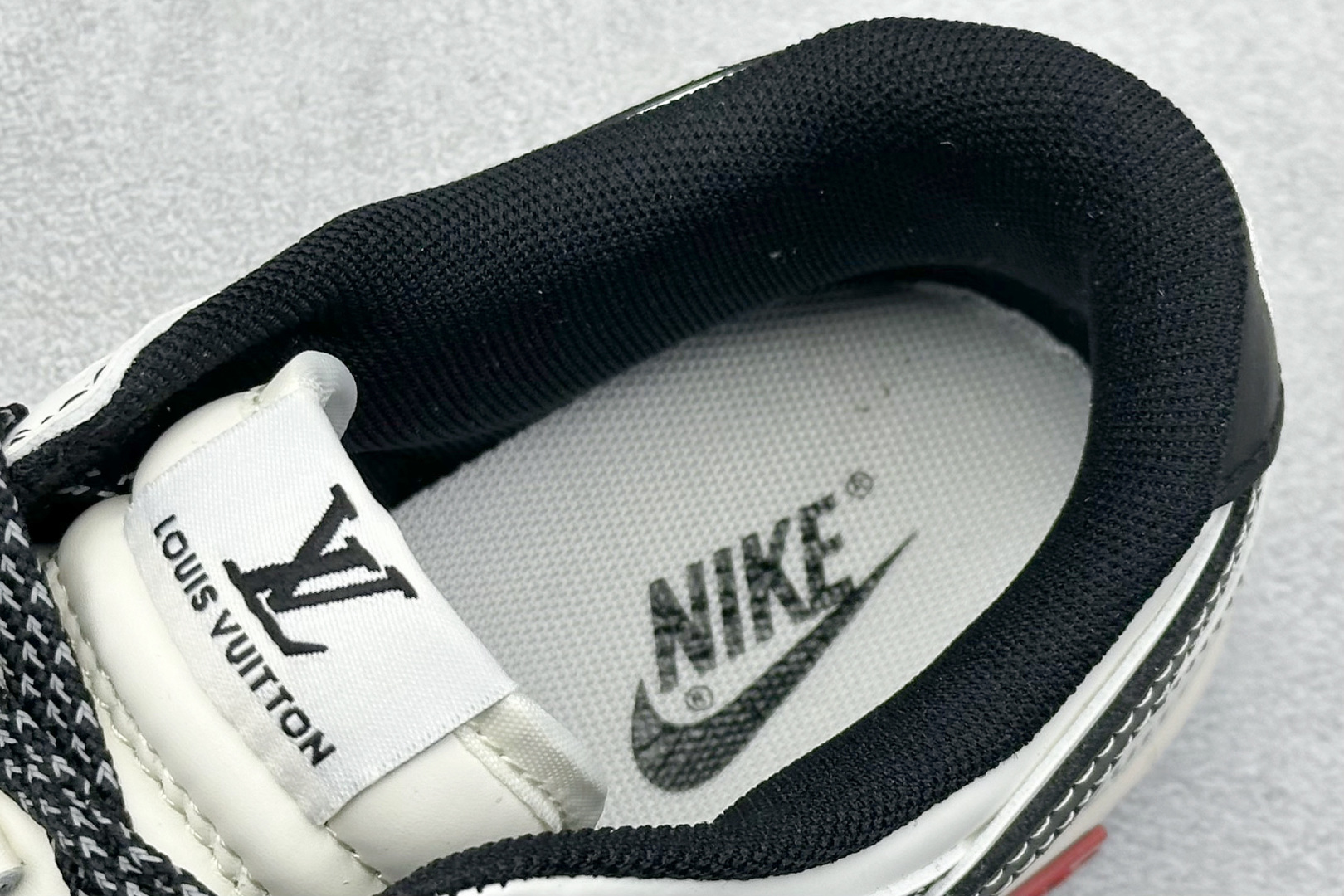 XC版Nike SB Dunk Low 联名 黑勾 周年高端定制 低帮休闲板鞋 YX5066-359-莆田鞋,莆田鞋货源,高仿鞋,高仿鞋货源,安福档口,莆田高仿鞋,莆田鞋批发,高仿鞋批发,莆田高仿运动鞋,高仿运动鞋,莆田运动鞋 XC版Nike SB Dunk Low 联名 黑勾 周年高端定制 低帮休闲板鞋 YX5066-359