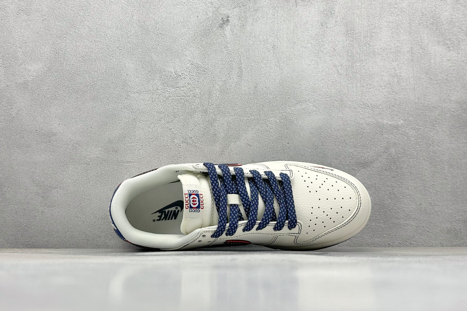 XC版Nike SB Dunk Low 古驰联名 红蓝双勾 低帮休闲板鞋 XS6089-607-莆田鞋,莆田鞋货源,高仿鞋,高仿鞋货源,安福档口,莆田高仿鞋,莆田鞋批发,高仿鞋批发,莆田高仿运动鞋,高仿运动鞋,莆田运动鞋 XC版Nike SB Dunk Low 古驰联名 红蓝双勾 低帮休闲板鞋 XS6089-607