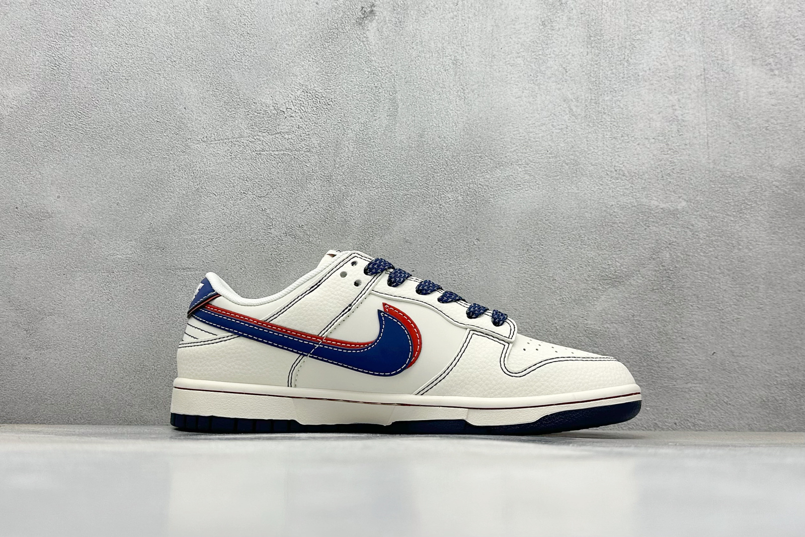 XC版Nike SB Dunk Low 古驰联名 红蓝双勾 低帮休闲板鞋 XS6089-607-莆田鞋,莆田鞋货源,高仿鞋,高仿鞋货源,安福档口,莆田高仿鞋,莆田鞋批发,高仿鞋批发,莆田高仿运动鞋,高仿运动鞋,莆田运动鞋 XC版Nike SB Dunk Low 古驰联名 红蓝双勾 低帮休闲板鞋 XS6089-607