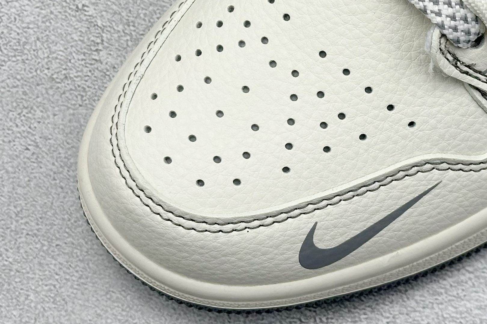 XC版Air Jordan 1 Low AJ1 乔1 LV联名 灰布勾抽绳 高端定制 低帮复古篮球鞋 YX5066-357-莆田鞋,莆田鞋货源,高仿鞋,高仿鞋货源,安福档口,莆田高仿鞋,莆田鞋批发,高仿鞋批发,莆田高仿运动鞋,高仿运动鞋,莆田运动鞋 XC版Air Jordan 1 Low AJ1 乔1 LV联名 灰布勾抽绳 高端定制 低帮复古篮球鞋 YX5066-357