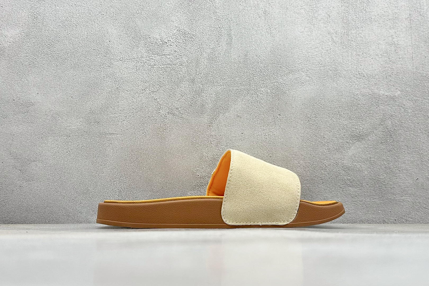 110 PUMA Leadcat 2.0 Palermo Foil 彪马舒适透气 橡胶底拖鞋 399041-01-Chinese UA Cheap High Quatity Brand Clothes Bags handbags Sneakers wholesale wholesaler seller from China Factory suppliers Fashion Clothing Shoes best Quality Beautiful Price 110 PUMA Leadcat 2.0 Palermo Foil 彪马舒适透气 橡胶底拖鞋 399041-01