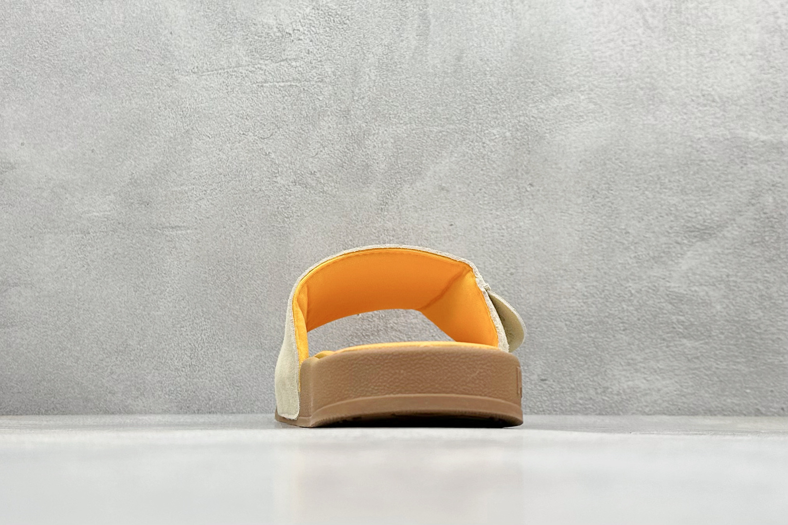 110 PUMA Leadcat 2.0 Palermo Foil 彪马舒适透气 橡胶底拖鞋 399041-01-Chinese UA Cheap High Quatity Brand Clothes Bags handbags Sneakers wholesale wholesaler seller from China Factory suppliers Fashion Clothing Shoes best Quality Beautiful Price 110 PUMA Leadcat 2.0 Palermo Foil 彪马舒适透气 橡胶底拖鞋 399041-01