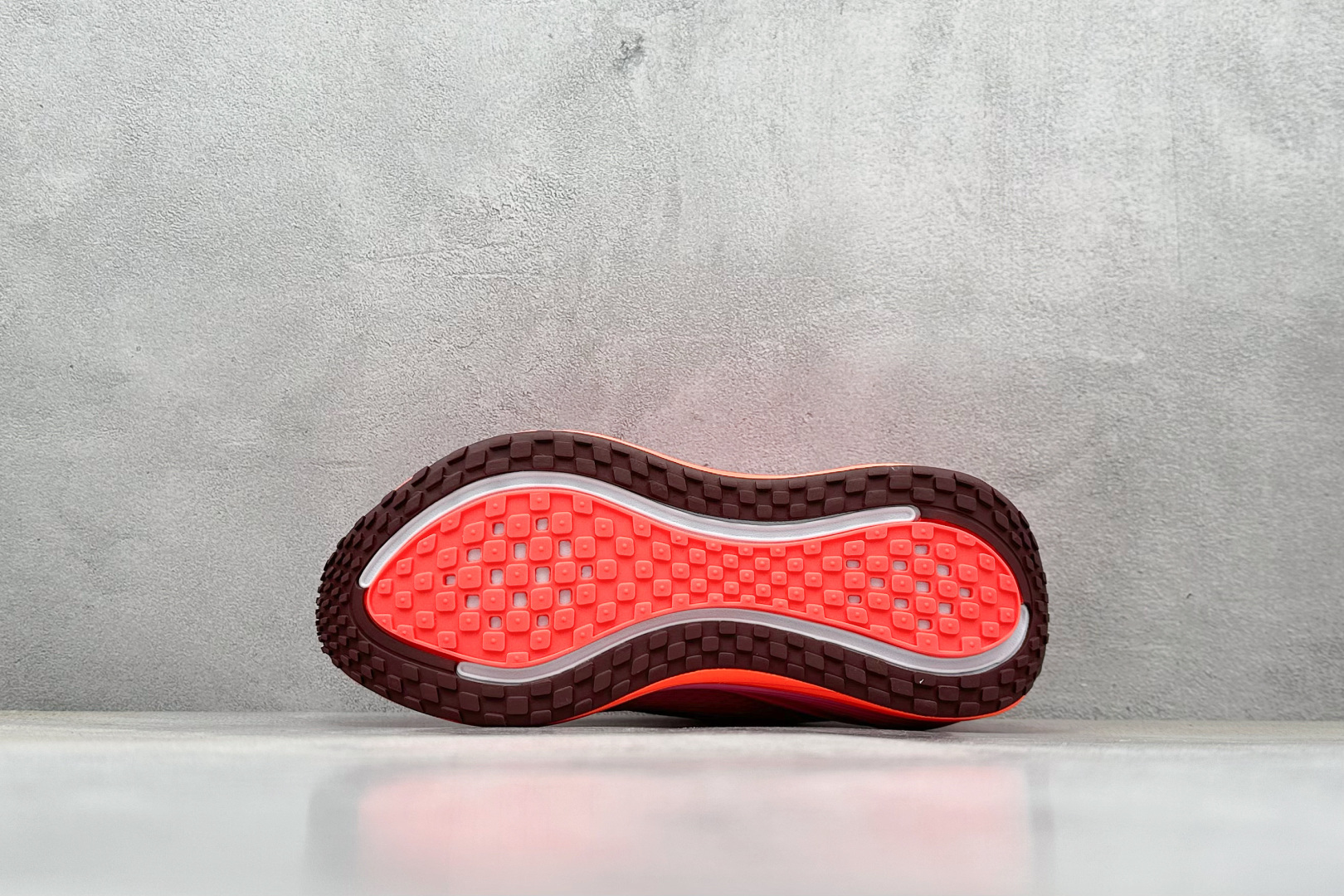 210 Nike VOMERO PLUS 轻盈跑鞋 版本 舒适百搭防滑耐磨 低帮 休闲跑步鞋 HV8154-604-Chinese UA Cheap High Quatity Brand Clothes Bags handbags Sneakers wholesale wholesaler seller from China Factory suppliers Fashion Clothing Shoes best Quality Beautiful Price 210 Nike VOMERO PLUS 轻盈跑鞋 版本 舒适百搭防滑耐磨 低帮 休闲跑步鞋 HV8154-604