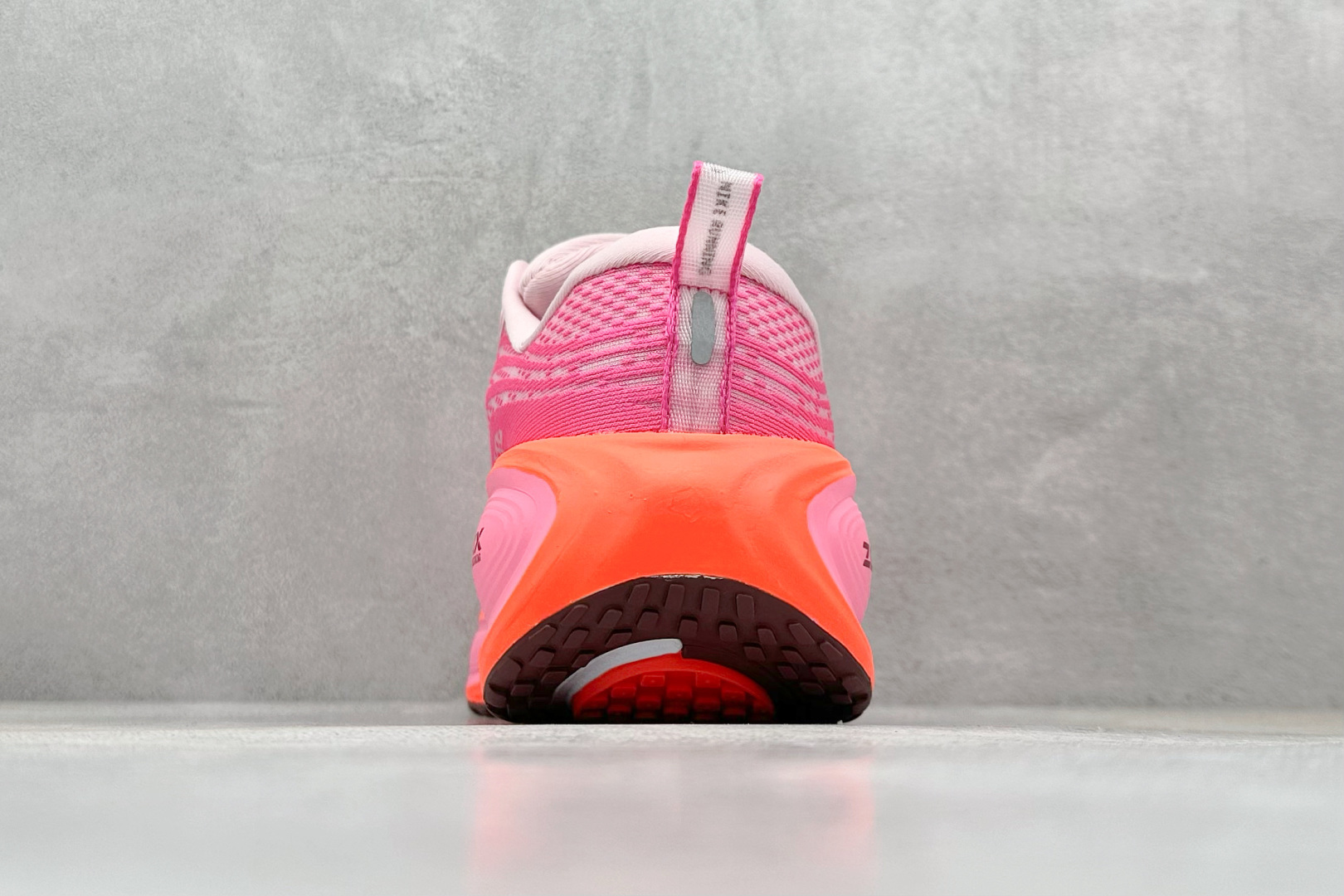 210 Nike VOMERO PLUS 轻盈跑鞋 版本 舒适百搭防滑耐磨 低帮 休闲跑步鞋 HV8154-604-Chinese UA Cheap High Quatity Brand Clothes Bags handbags Sneakers wholesale wholesaler seller from China Factory suppliers Fashion Clothing Shoes best Quality Beautiful Price 210 Nike VOMERO PLUS 轻盈跑鞋 版本 舒适百搭防滑耐磨 低帮 休闲跑步鞋 HV8154-604