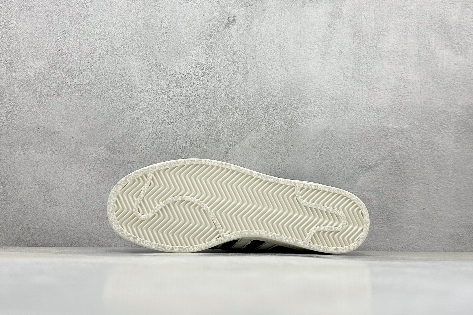 240 AD Originals Superstar x OFF-WHITE 黑白 AD8019-Chinese UA Cheap High Quatity Brand Clothes Bags handbags Sneakers wholesale wholesaler seller from China Factory suppliers Fashion Clothing Shoes best Quality Beautiful Price 240 AD Originals Superstar x OFF-WHITE 黑白 AD8019