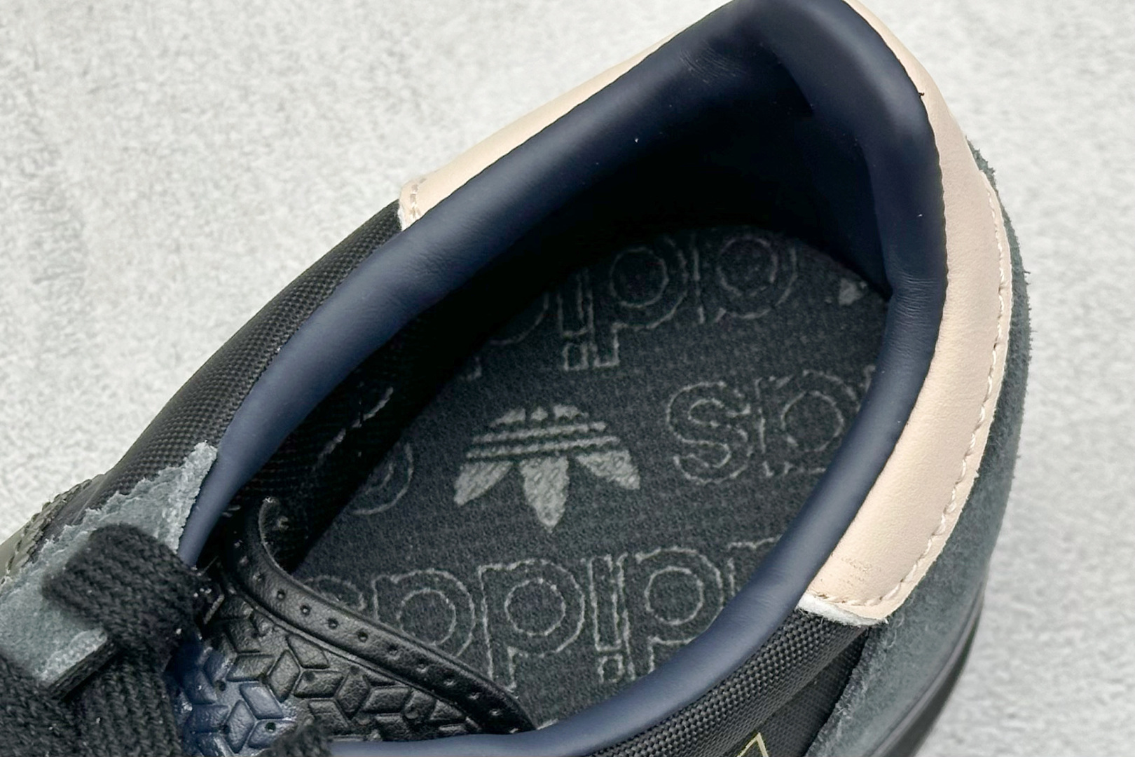 180 AD Original SL 72 RS 经典复古轻便休闲运动慢跑鞋 IG4646-Chinese UA Cheap High Quatity Brand Clothes Bags handbags Sneakers wholesale wholesaler seller from China Factory suppliers Fashion Clothing Shoes best Quality Beautiful Price 180 AD Original SL 72 RS 经典复古轻便休闲运动慢跑鞋 IG4646