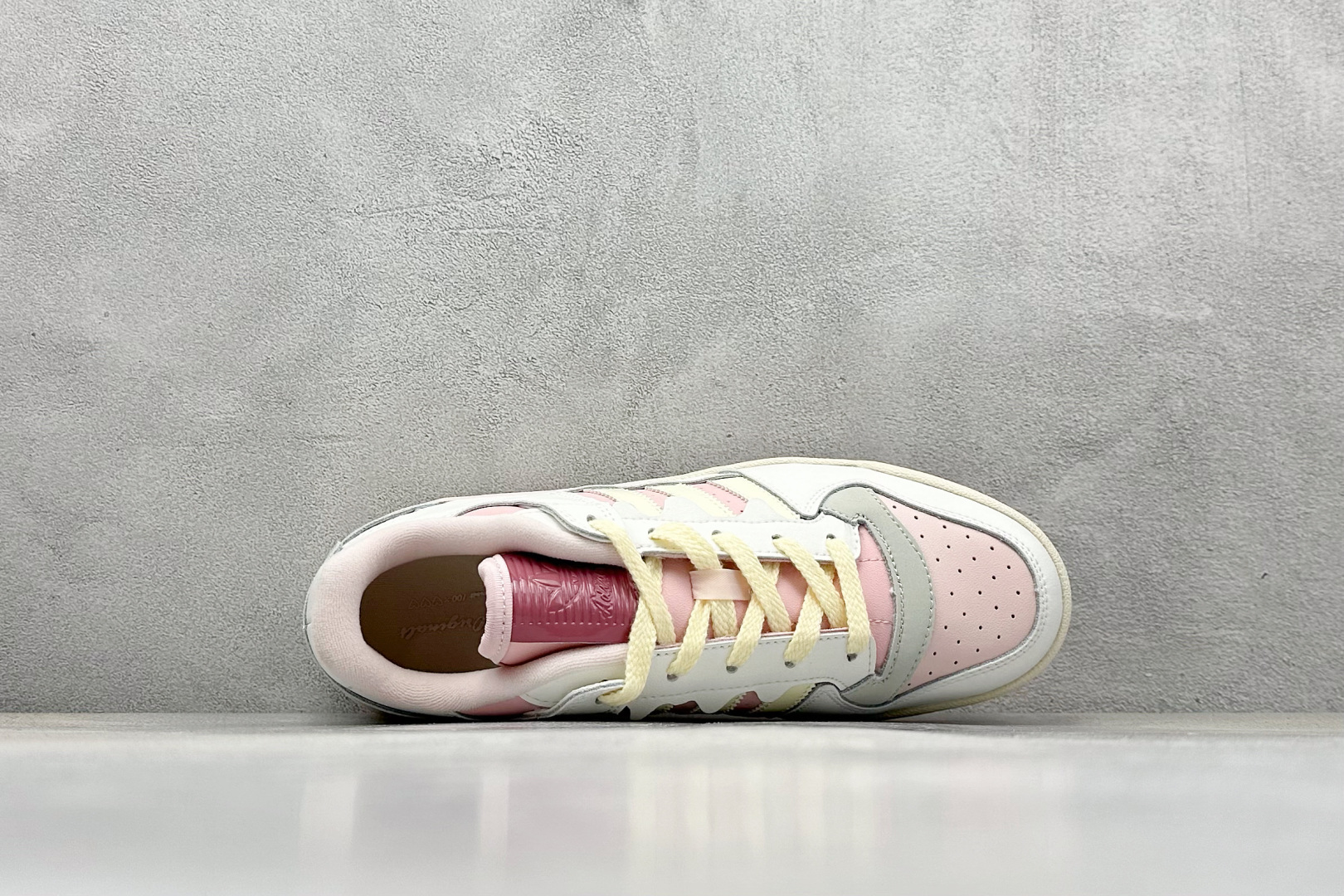 220 Adidas Forum Low CL 潮流休闲运动板鞋 以复古篮球鞋 JR8032-Chinese UA Cheap High Quatity Brand Clothes Bags handbags Sneakers wholesale wholesaler seller from China Factory suppliers Fashion Clothing Shoes best Quality Beautiful Price 220 Adidas Forum Low CL 潮流休闲运动板鞋 以复古篮球鞋 JR8032