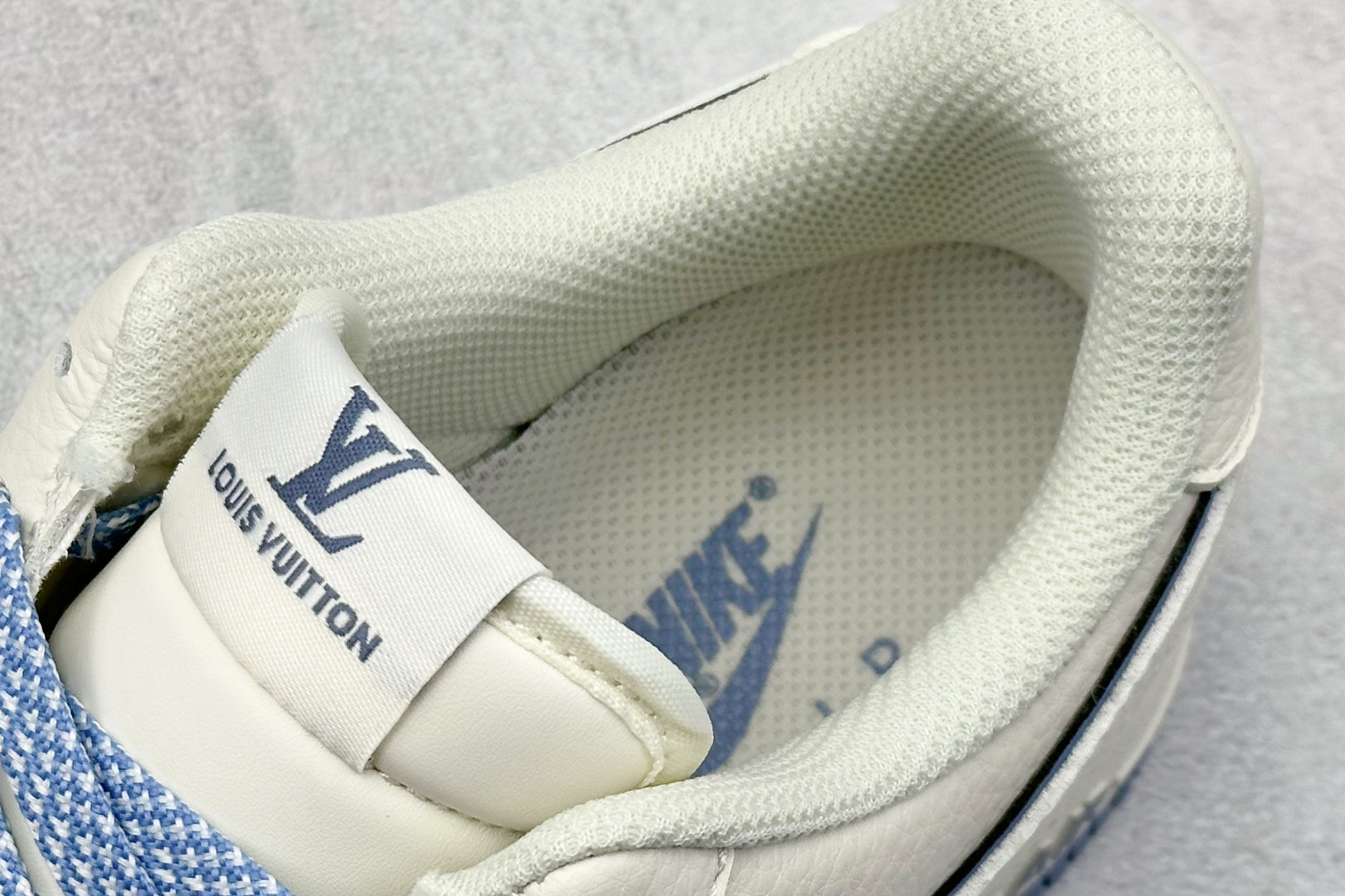 240 Nike Air Force 1 Low 07 x Louis Vuitton 白蓝小勾 CS5288-018-Chinese UA Cheap High Quatity Brand Clothes Bags handbags Sneakers wholesale wholesaler seller from China Factory suppliers Fashion Clothing Shoes best Quality Beautiful Price 240 Nike Air Force 1 Low 07 x Louis Vuitton 白蓝小勾 CS5288-018