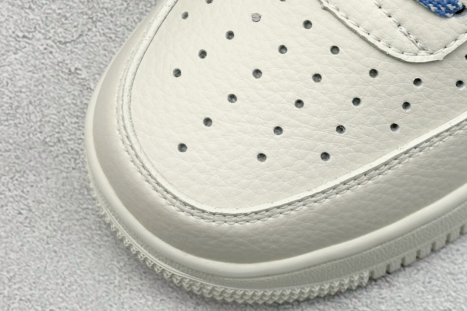 240 Nike Air Force 1 Low 07 x Louis Vuitton 白蓝小勾 CS5288-018-Chinese UA Cheap High Quatity Brand Clothes Bags handbags Sneakers wholesale wholesaler seller from China Factory suppliers Fashion Clothing Shoes best Quality Beautiful Price 240 Nike Air Force 1 Low 07 x Louis Vuitton 白蓝小勾 CS5288-018