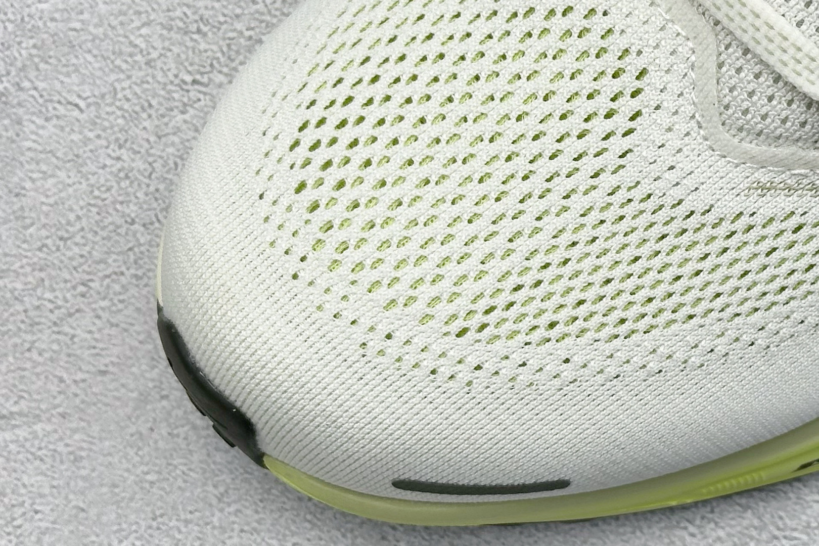 170 J版 Nk Air Zoom Pegasus 41 耐克网面透气轻便耐磨跑鞋 FD2722-109-Chinese UA Cheap High Quatity Brand Clothes Bags handbags Sneakers wholesale wholesaler seller from China Factory suppliers Fashion Clothing Shoes best Quality Beautiful Price 170 J版 Nk Air Zoom Pegasus 41 耐克网面透气轻便耐磨跑鞋 FD2722-109