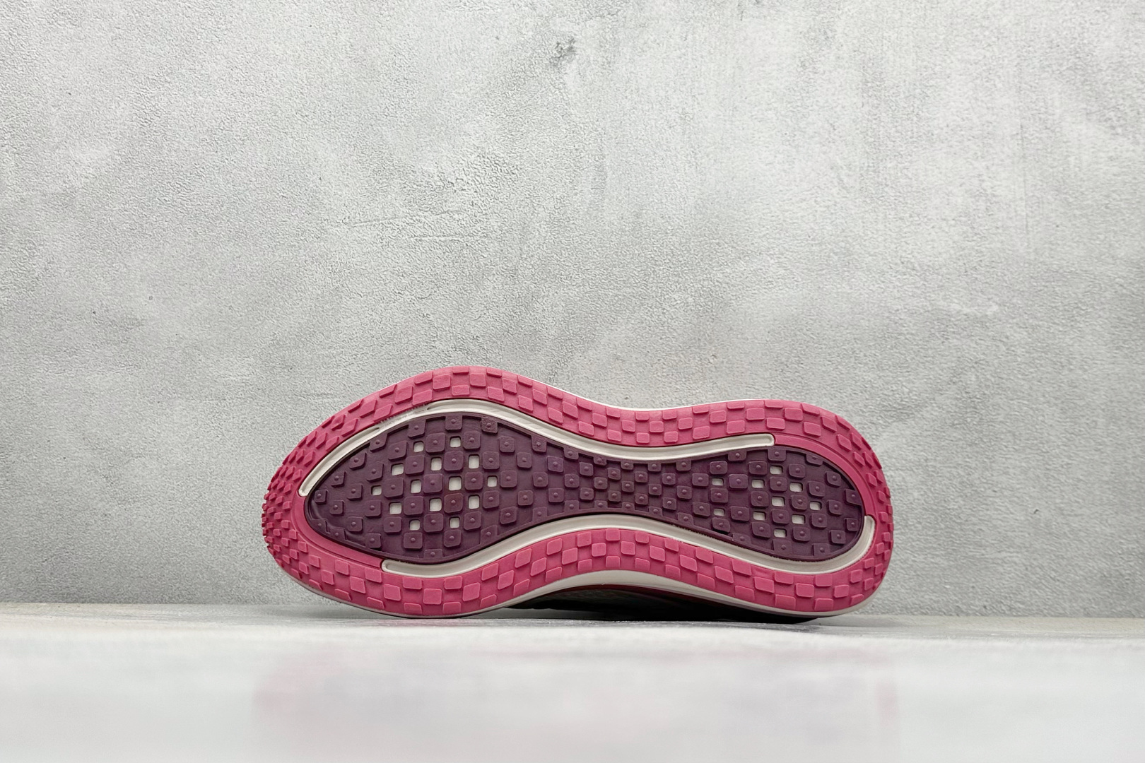 180 Nike Air Zoom Vomero PLUS 全新科技提前原鞋开发运动跑鞋 HV8154-002-Chinese UA Cheap High Quatity Brand Clothes Bags handbags Sneakers wholesale wholesaler seller from China Factory suppliers Fashion Clothing Shoes best Quality Beautiful Price 180 Nike Air Zoom Vomero PLUS 全新科技提前原鞋开发运动跑鞋 HV8154-002