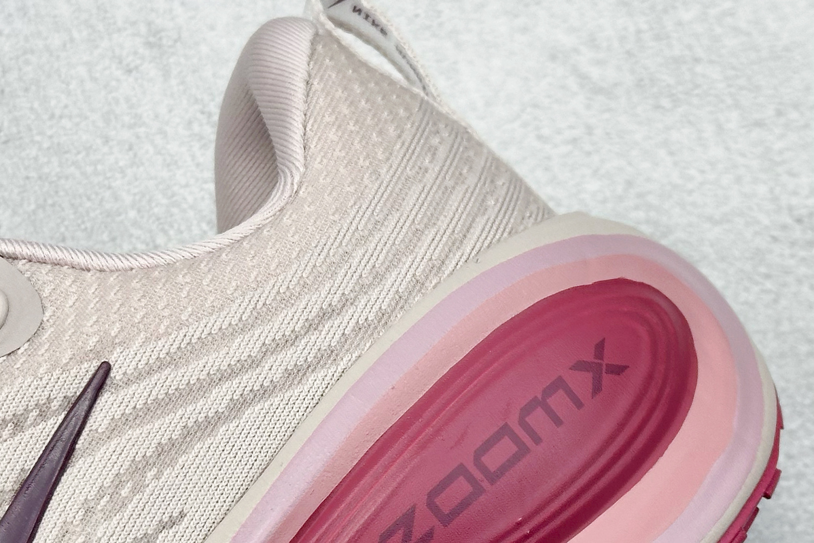 180 Nike Air Zoom Vomero PLUS 全新科技提前原鞋开发运动跑鞋 HV8154-002-Chinese UA Cheap High Quatity Brand Clothes Bags handbags Sneakers wholesale wholesaler seller from China Factory suppliers Fashion Clothing Shoes best Quality Beautiful Price 180 Nike Air Zoom Vomero PLUS 全新科技提前原鞋开发运动跑鞋 HV8154-002