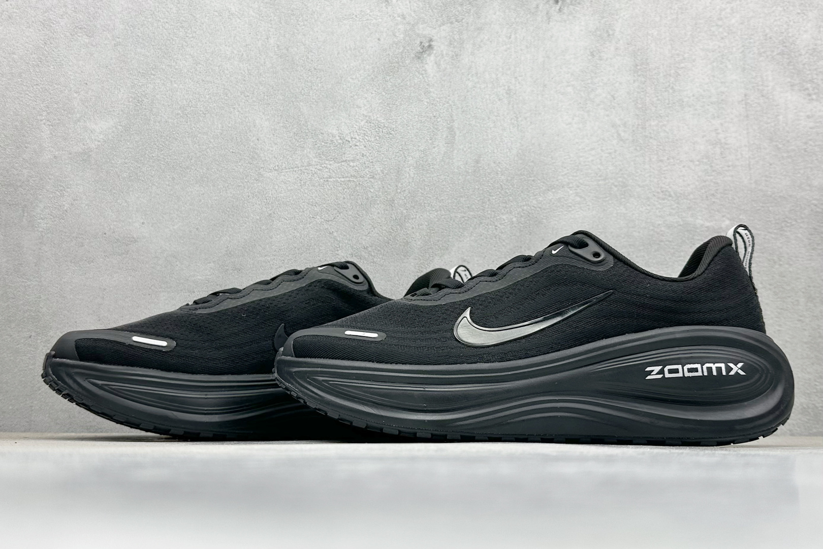 180 Nike Air Zoom Vomero PLUS HV8150-001-Chinese UA Cheap High Quatity Brand Clothes Bags handbags Sneakers wholesale wholesaler seller from China Factory suppliers Fashion Clothing Shoes best Quality Beautiful Price 180 Nike Air Zoom Vomero PLUS HV8150-001