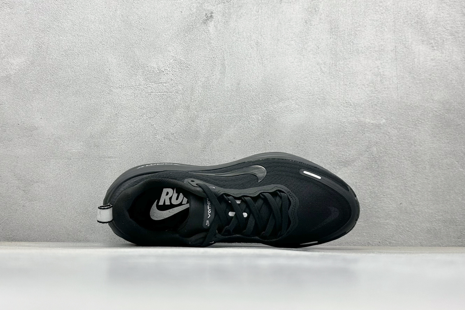 180 Nike Air Zoom Vomero PLUS HV8150-001-Chinese UA Cheap High Quatity Brand Clothes Bags handbags Sneakers wholesale wholesaler seller from China Factory suppliers Fashion Clothing Shoes best Quality Beautiful Price 180 Nike Air Zoom Vomero PLUS HV8150-001