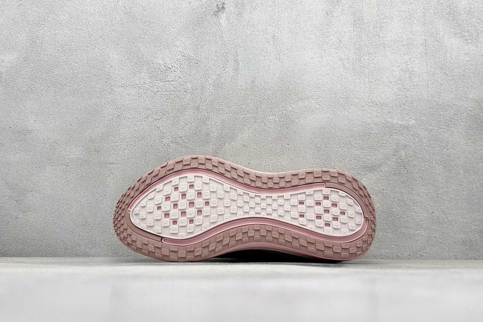 180 Nike Air Zoom Vomero PLUS 全新科技提前原鞋开发 运动跑鞋 HV8154-601-Chinese UA Cheap High Quatity Brand Clothes Bags handbags Sneakers wholesale wholesaler seller from China Factory suppliers Fashion Clothing Shoes best Quality Beautiful Price 180 Nike Air Zoom Vomero PLUS 全新科技提前原鞋开发 运动跑鞋 HV8154-601