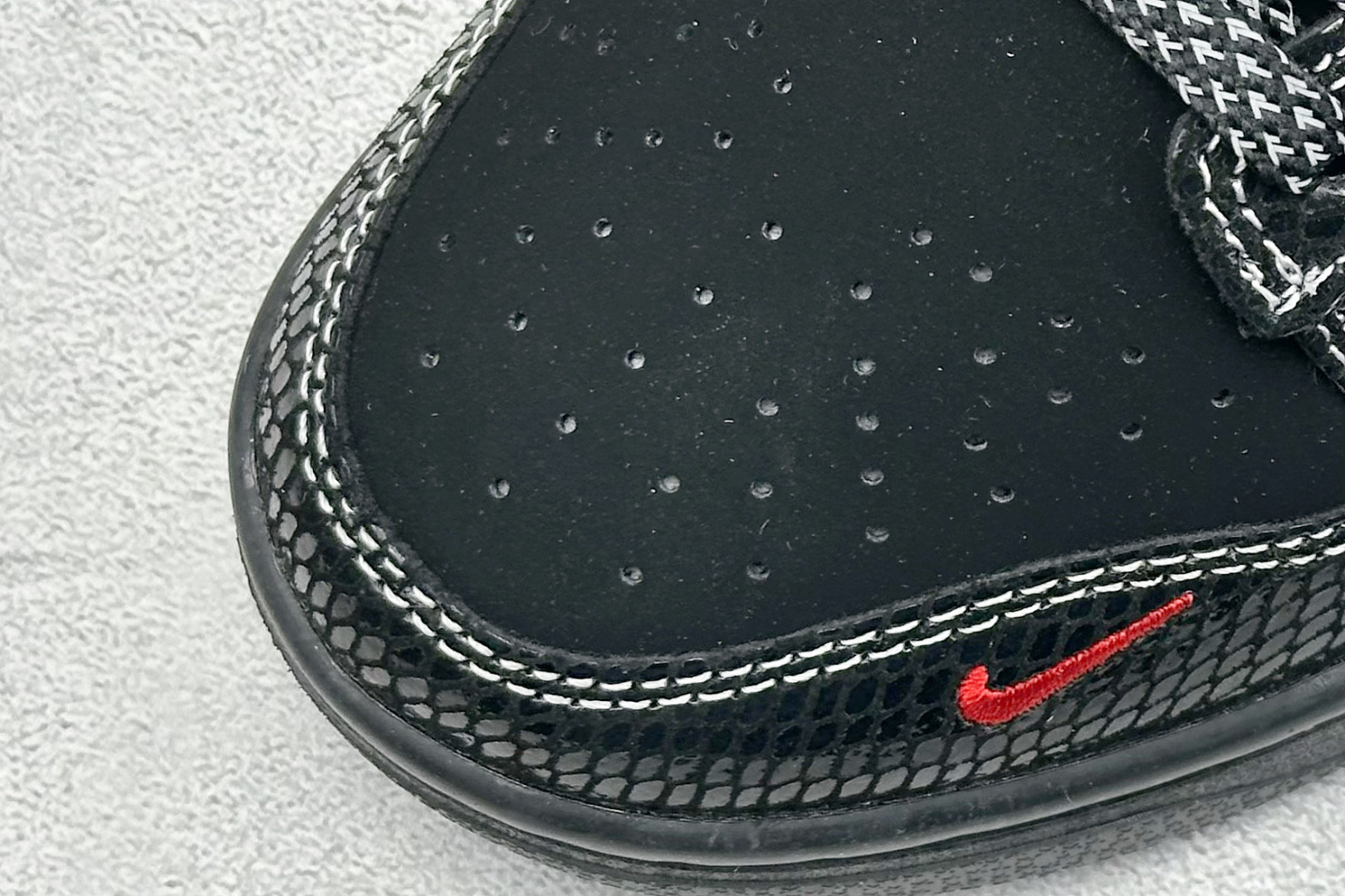 200 Nk SB Dunk Low 蛇年限定-黑蛇 周年高端定制 低帮休闲板鞋 CH8311-233-Chinese UA Cheap High Quatity Brand Clothes Bags handbags Sneakers wholesale wholesaler seller from China Factory suppliers Fashion Clothing Shoes best Quality Beautiful Price 200 Nk SB Dunk Low 蛇年限定-黑蛇 周年高端定制 低帮休闲板鞋 CH8311-233