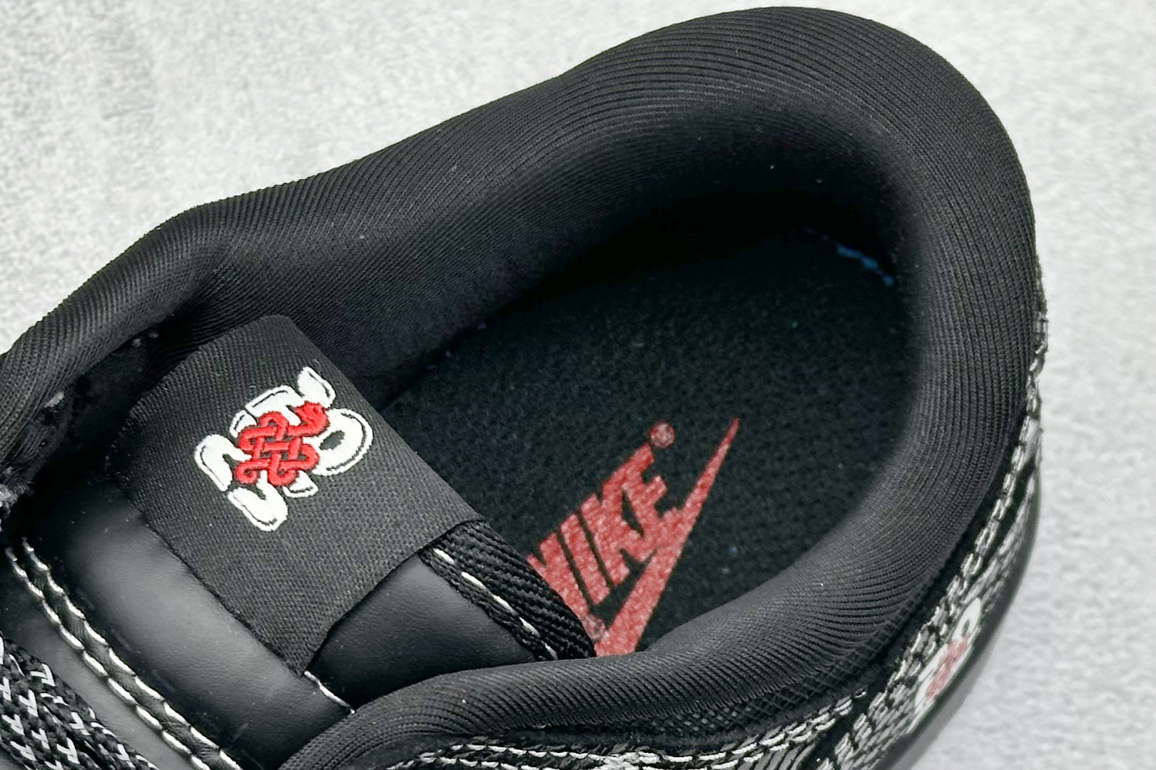 200 Nk SB Dunk Low 蛇年限定-黑蛇 周年高端定制 低帮休闲板鞋 CH8311-233-Chinese UA Cheap High Quatity Brand Clothes Bags handbags Sneakers wholesale wholesaler seller from China Factory suppliers Fashion Clothing Shoes best Quality Beautiful Price 200 Nk SB Dunk Low 蛇年限定-黑蛇 周年高端定制 低帮休闲板鞋 CH8311-233