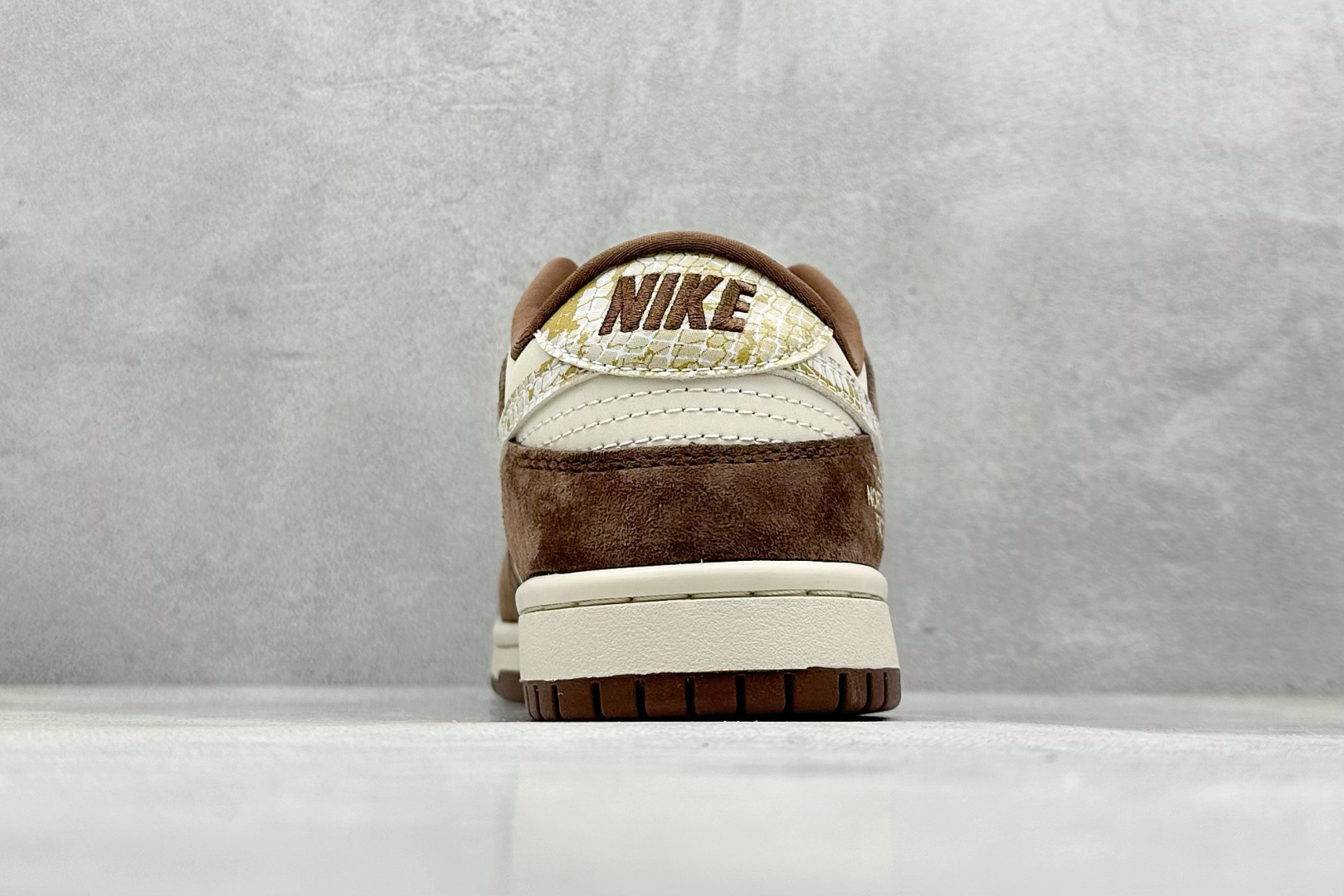 200 Nk SB Dunk Low 北面联名蛇年限定 米棕白蛇 周年高端定制 低帮休闲板鞋 CH8311-234