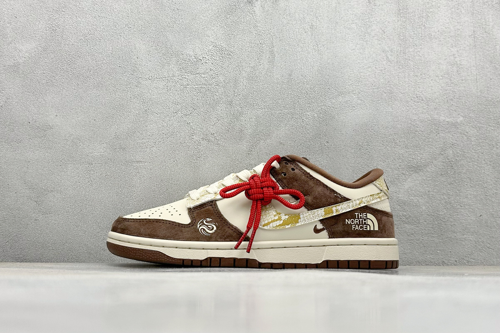 200 Nk SB Dunk Low 北面联名蛇年限定 米棕白蛇 周年高端定制 低帮休闲板鞋 CH8311-234