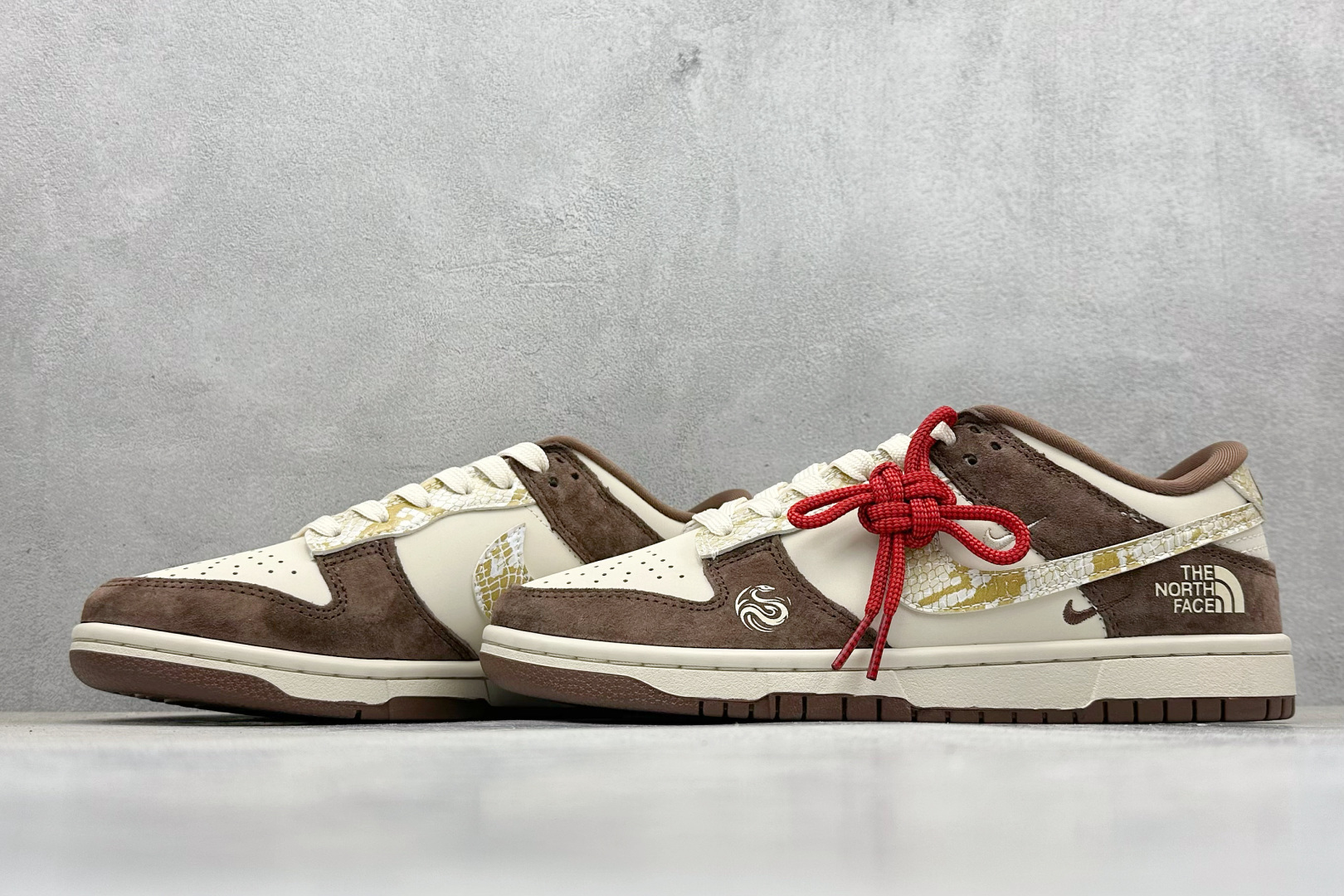 200 Nk SB Dunk Low 北面联名蛇年限定 米棕白蛇 周年高端定制 低帮休闲板鞋 CH8311-234