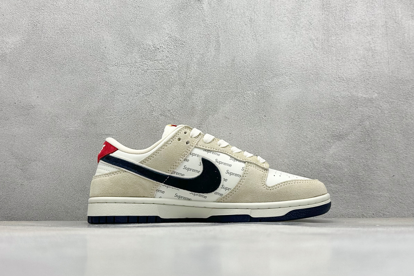 200 Nk SB Dunk Low Supreme联名-奶咖英文 周年高端定制 低帮休闲板鞋 AG3702-850-Chinese UA Cheap High Quatity Brand Clothes Bags handbags Sneakers wholesale wholesaler seller from China Factory suppliers Fashion Clothing Shoes best Quality Beautiful Price 200 Nk SB Dunk Low Supreme联名-奶咖英文 周年高端定制 低帮休闲板鞋 AG3702-850
