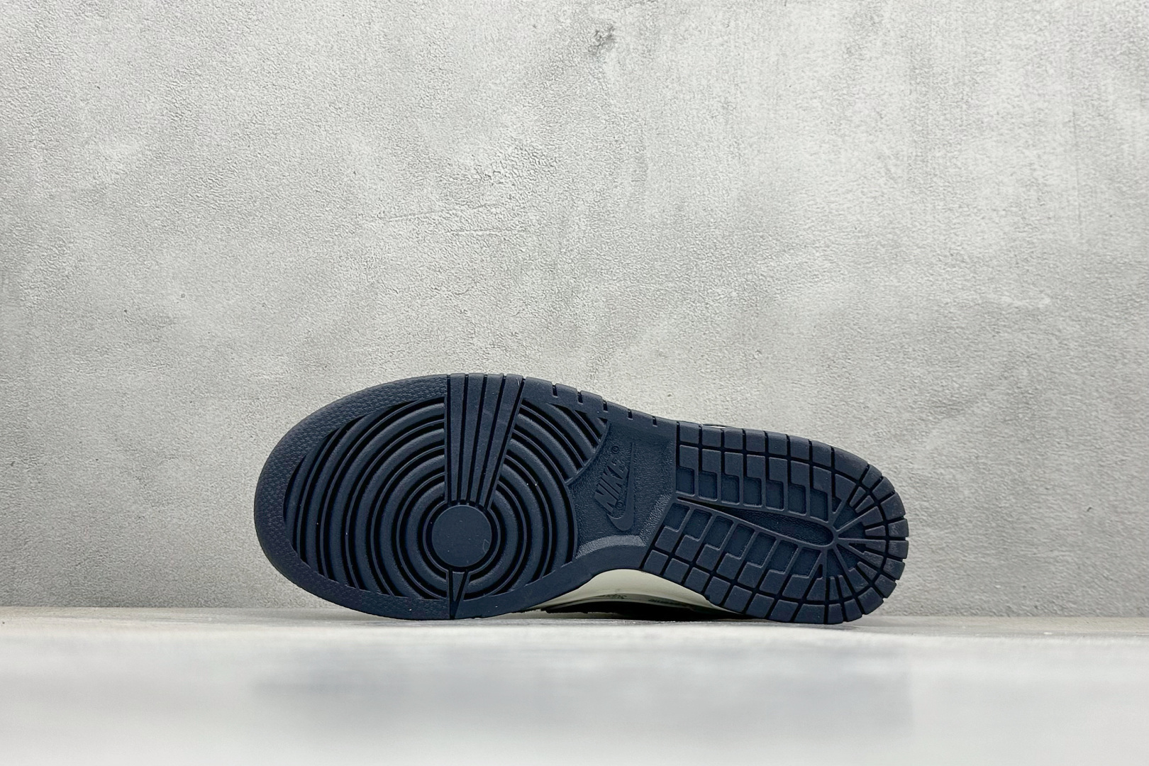 200 Nk SB Dunk Low Supreme联名-奶咖英文 周年高端定制 低帮休闲板鞋 AG3702-850-Chinese UA Cheap High Quatity Brand Clothes Bags handbags Sneakers wholesale wholesaler seller from China Factory suppliers Fashion Clothing Shoes best Quality Beautiful Price 200 Nk SB Dunk Low Supreme联名-奶咖英文 周年高端定制 低帮休闲板鞋 AG3702-850