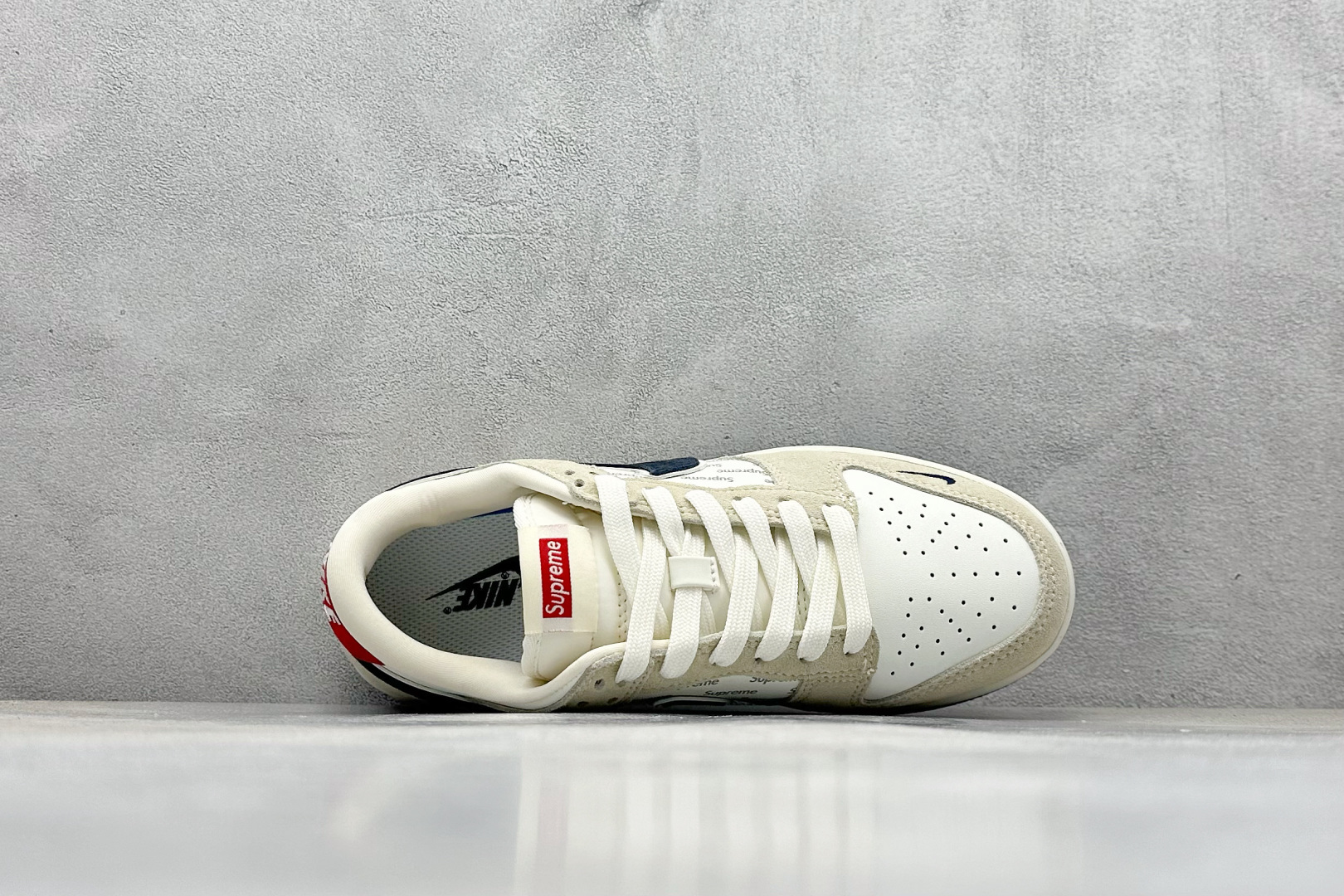 200 Nk SB Dunk Low Supreme联名-奶咖英文 周年高端定制 低帮休闲板鞋 AG3702-850-Chinese UA Cheap High Quatity Brand Clothes Bags handbags Sneakers wholesale wholesaler seller from China Factory suppliers Fashion Clothing Shoes best Quality Beautiful Price 200 Nk SB Dunk Low Supreme联名-奶咖英文 周年高端定制 低帮休闲板鞋 AG3702-850