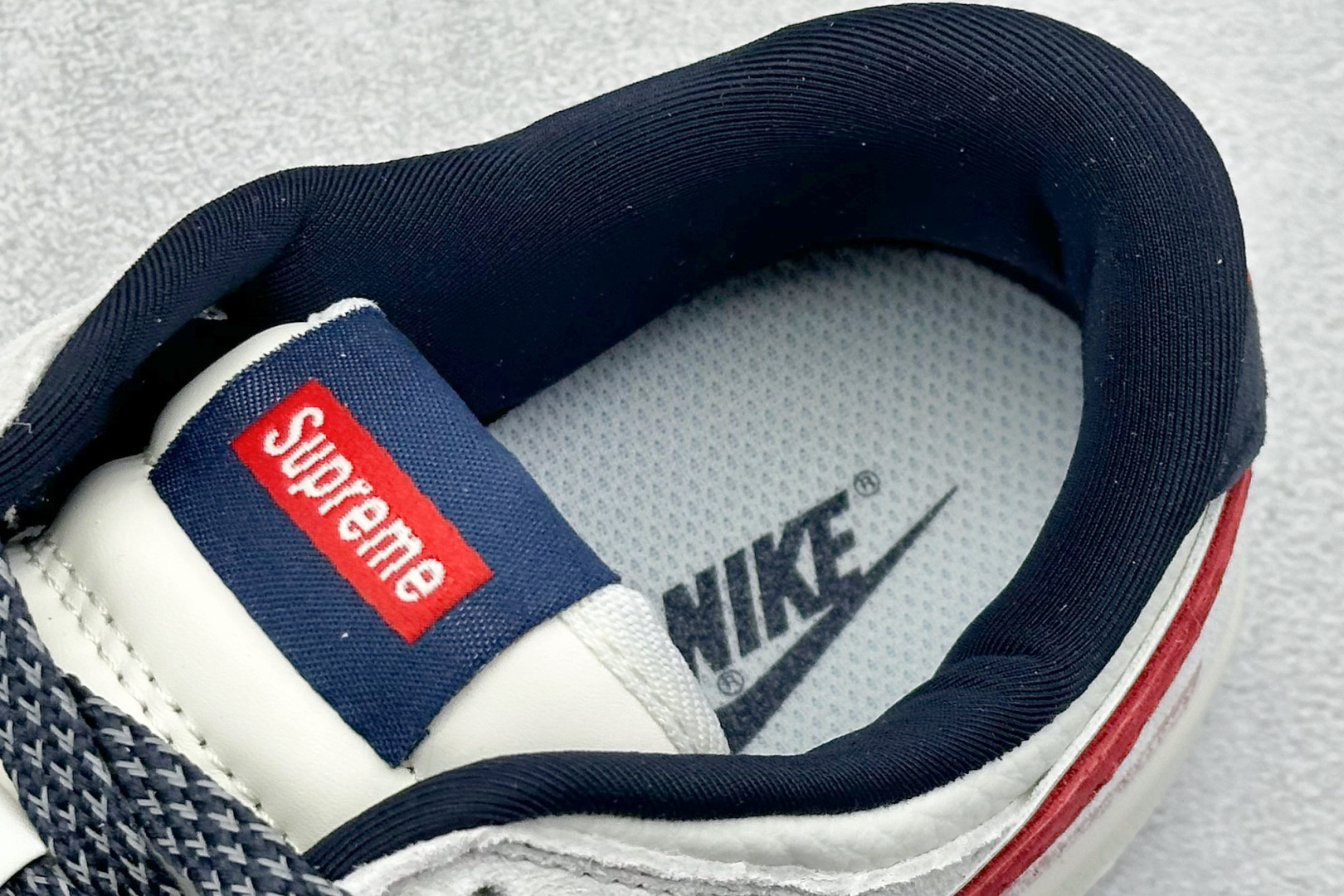 200 Nk SB Dunk Low Supreme联名-灰猪八红勾 周年高端定制 低帮休闲板鞋 CH8311-232-Chinese UA Cheap High Quatity Brand Clothes Bags handbags Sneakers wholesale wholesaler seller from China Factory suppliers Fashion Clothing Shoes best Quality Beautiful Price 200 Nk SB Dunk Low Supreme联名-灰猪八红勾 周年高端定制 低帮休闲板鞋 CH8311-232