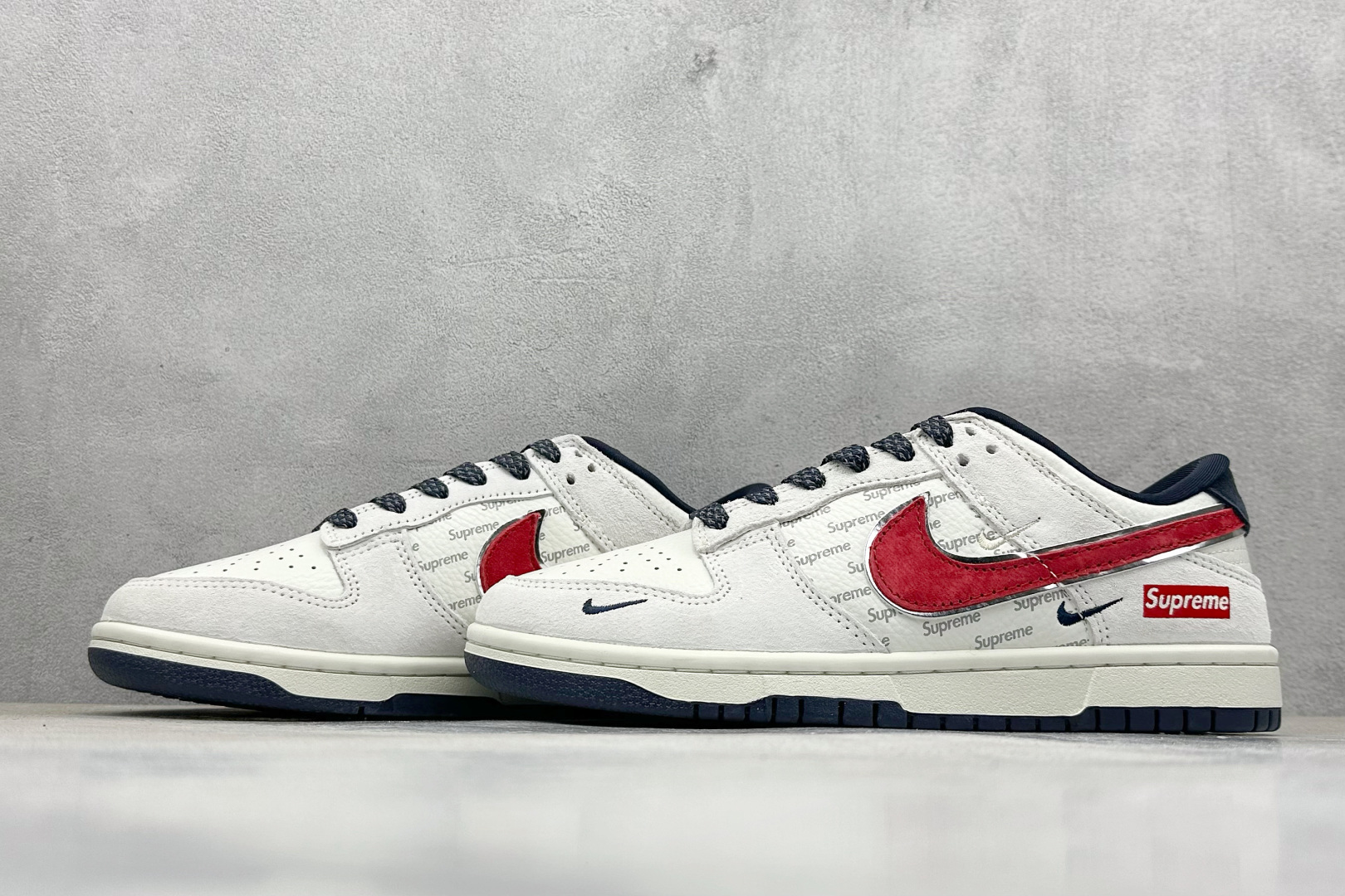 200 Nk SB Dunk Low Supreme联名-灰猪八红勾 周年高端定制 低帮休闲板鞋 CH8311-232-Chinese UA Cheap High Quatity Brand Clothes Bags handbags Sneakers wholesale wholesaler seller from China Factory suppliers Fashion Clothing Shoes best Quality Beautiful Price 200 Nk SB Dunk Low Supreme联名-灰猪八红勾 周年高端定制 低帮休闲板鞋 CH8311-232