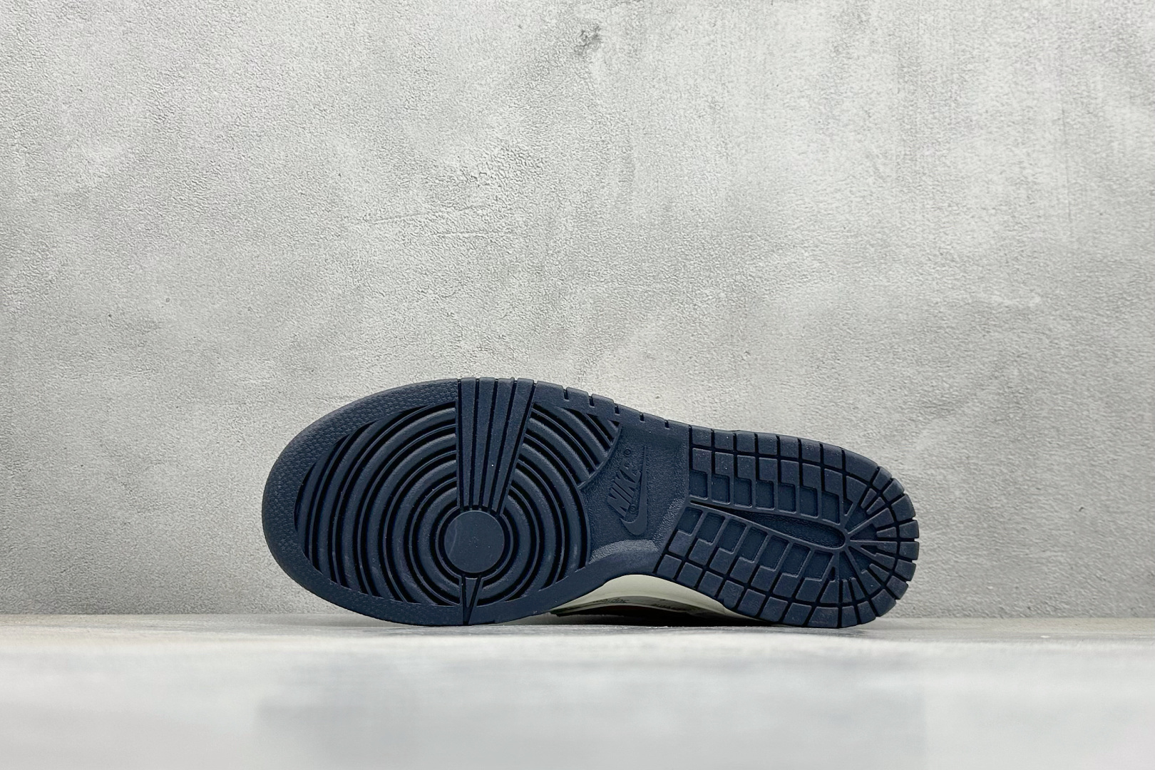 200 Nk SB Dunk Low Supreme联名-灰猪八红勾 周年高端定制 低帮休闲板鞋 CH8311-232-Chinese UA Cheap High Quatity Brand Clothes Bags handbags Sneakers wholesale wholesaler seller from China Factory suppliers Fashion Clothing Shoes best Quality Beautiful Price 200 Nk SB Dunk Low Supreme联名-灰猪八红勾 周年高端定制 低帮休闲板鞋 CH8311-232