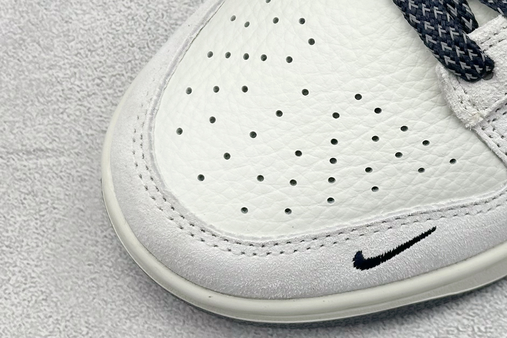 200 Nk SB Dunk Low Supreme联名-灰猪八红勾 周年高端定制 低帮休闲板鞋 CH8311-232-Chinese UA Cheap High Quatity Brand Clothes Bags handbags Sneakers wholesale wholesaler seller from China Factory suppliers Fashion Clothing Shoes best Quality Beautiful Price 200 Nk SB Dunk Low Supreme联名-灰猪八红勾 周年高端定制 低帮休闲板鞋 CH8311-232