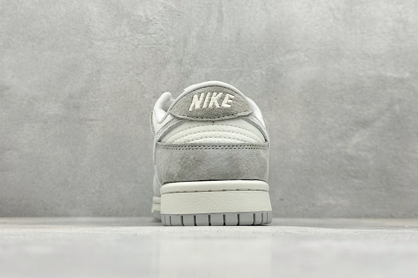 200 Nk SB Dunk Low Bape联名-灰猪八 周年高端定制 低帮休闲板鞋 CH6336-226-Chinese UA Cheap High Quatity Brand Clothes Bags handbags Sneakers wholesale wholesaler seller from China Factory suppliers Fashion Clothing Shoes best Quality Beautiful Price 200 Nk SB Dunk Low Bape联名-灰猪八 周年高端定制 低帮休闲板鞋 CH6336-226