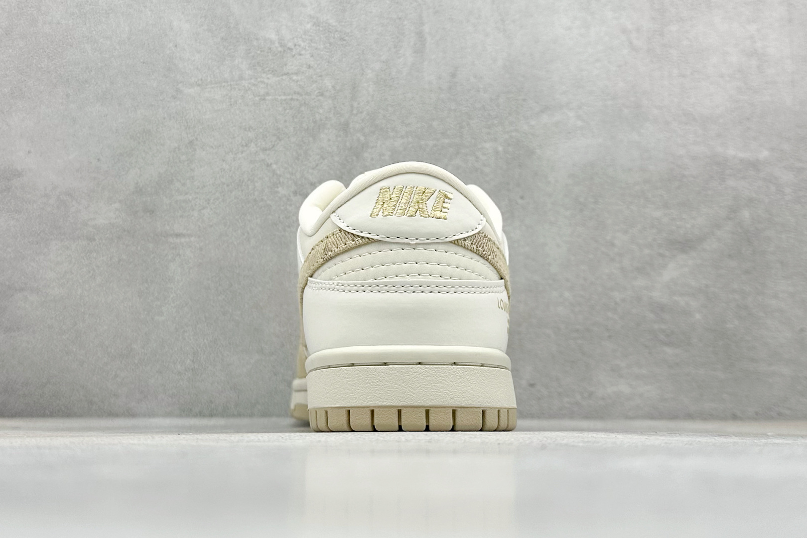 200 Nk SB Dunk Low LV联名-卡其牛仔 周年高端定制 低帮休闲板鞋 XP3802-337-Chinese UA Cheap High Quatity Brand Clothes Bags handbags Sneakers wholesale wholesaler seller from China Factory suppliers Fashion Clothing Shoes best Quality Beautiful Price 200 Nk SB Dunk Low LV联名-卡其牛仔 周年高端定制 低帮休闲板鞋 XP3802-337