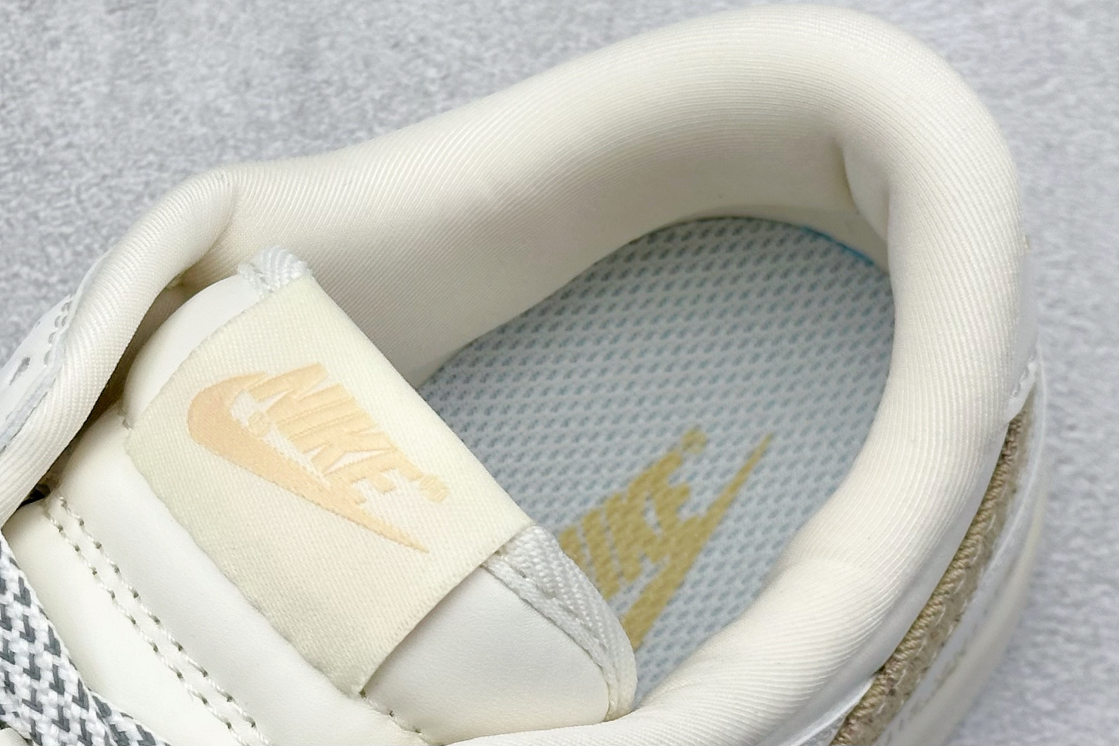 200 Nk SB Dunk Low LV联名-卡其牛仔 周年高端定制 低帮休闲板鞋 XP3802-337-Chinese UA Cheap High Quatity Brand Clothes Bags handbags Sneakers wholesale wholesaler seller from China Factory suppliers Fashion Clothing Shoes best Quality Beautiful Price 200 Nk SB Dunk Low LV联名-卡其牛仔 周年高端定制 低帮休闲板鞋 XP3802-337