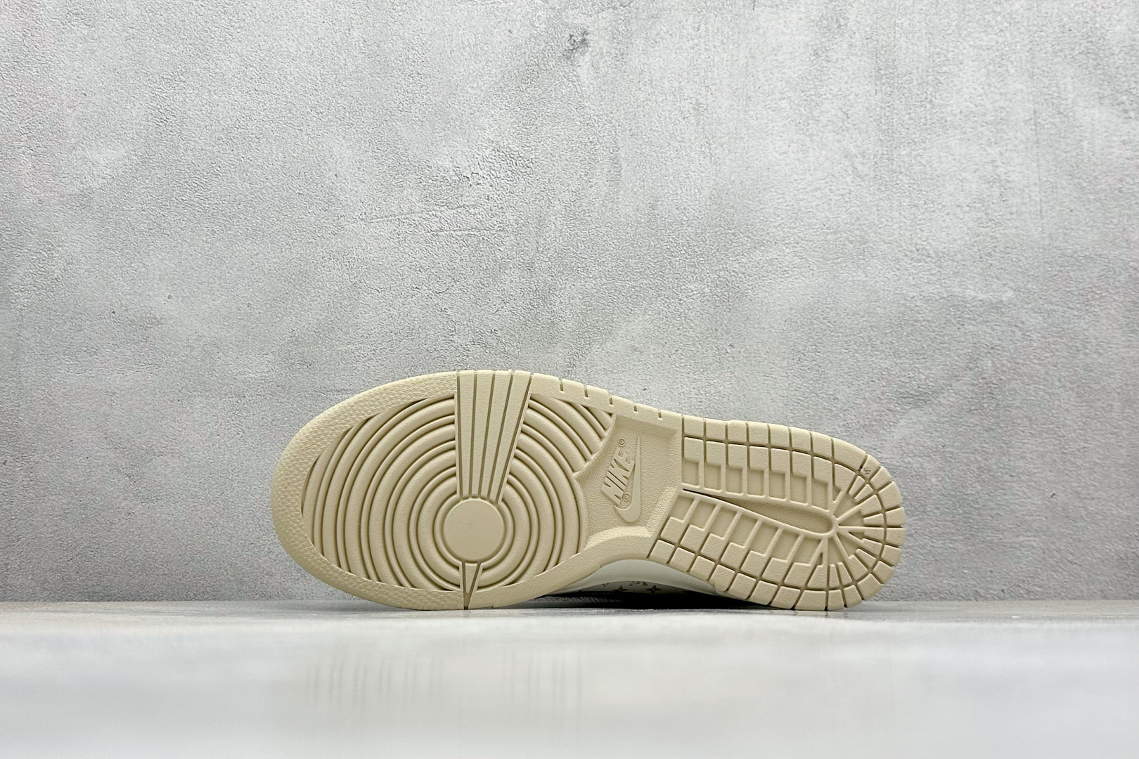 200 Nk SB Dunk Low LV联名-卡其牛仔 周年高端定制 低帮休闲板鞋 XP3802-337-Chinese UA Cheap High Quatity Brand Clothes Bags handbags Sneakers wholesale wholesaler seller from China Factory suppliers Fashion Clothing Shoes best Quality Beautiful Price 200 Nk SB Dunk Low LV联名-卡其牛仔 周年高端定制 低帮休闲板鞋 XP3802-337