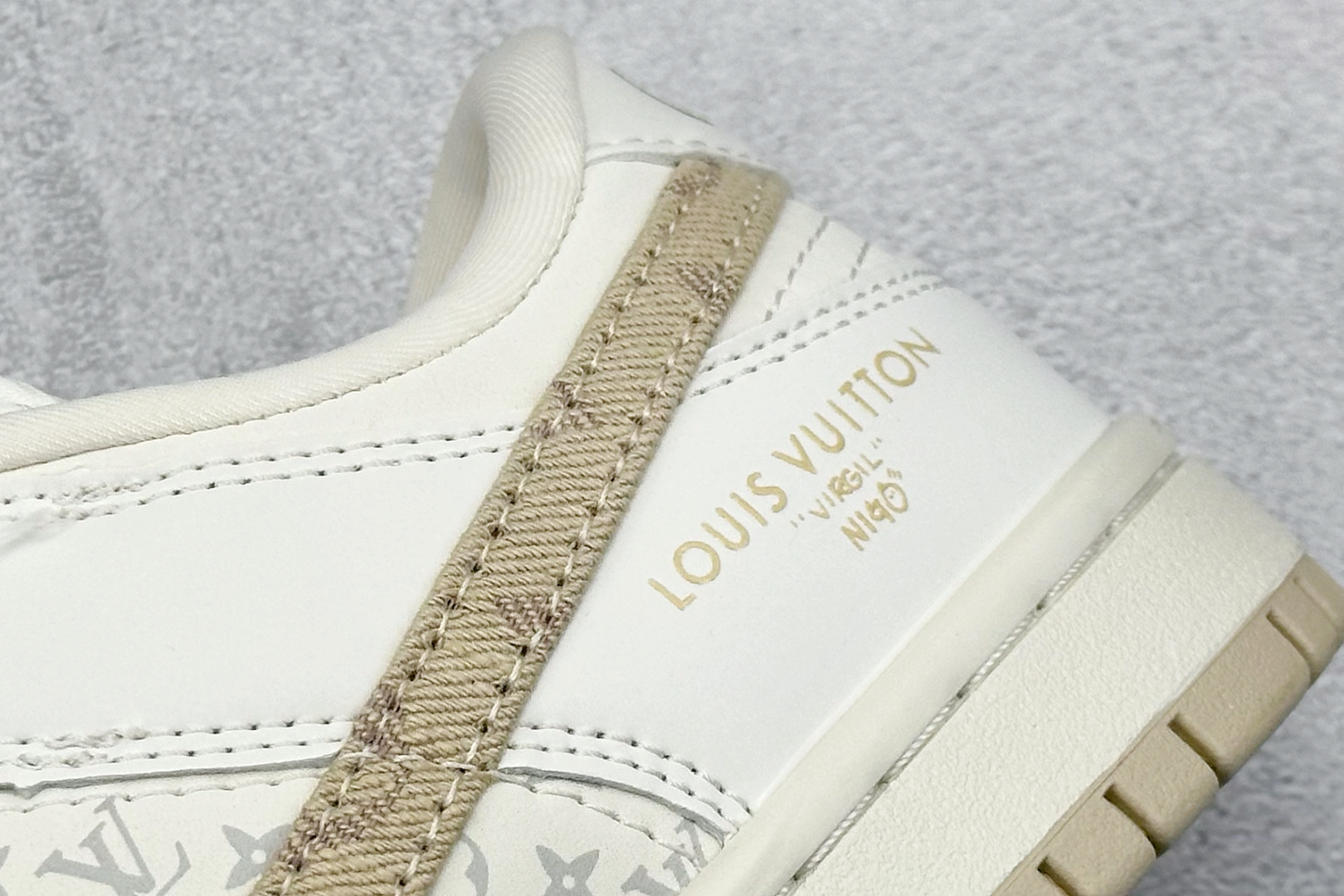 200 Nk SB Dunk Low LV联名-卡其牛仔 周年高端定制 低帮休闲板鞋 XP3802-337-Chinese UA Cheap High Quatity Brand Clothes Bags handbags Sneakers wholesale wholesaler seller from China Factory suppliers Fashion Clothing Shoes best Quality Beautiful Price 200 Nk SB Dunk Low LV联名-卡其牛仔 周年高端定制 低帮休闲板鞋 XP3802-337