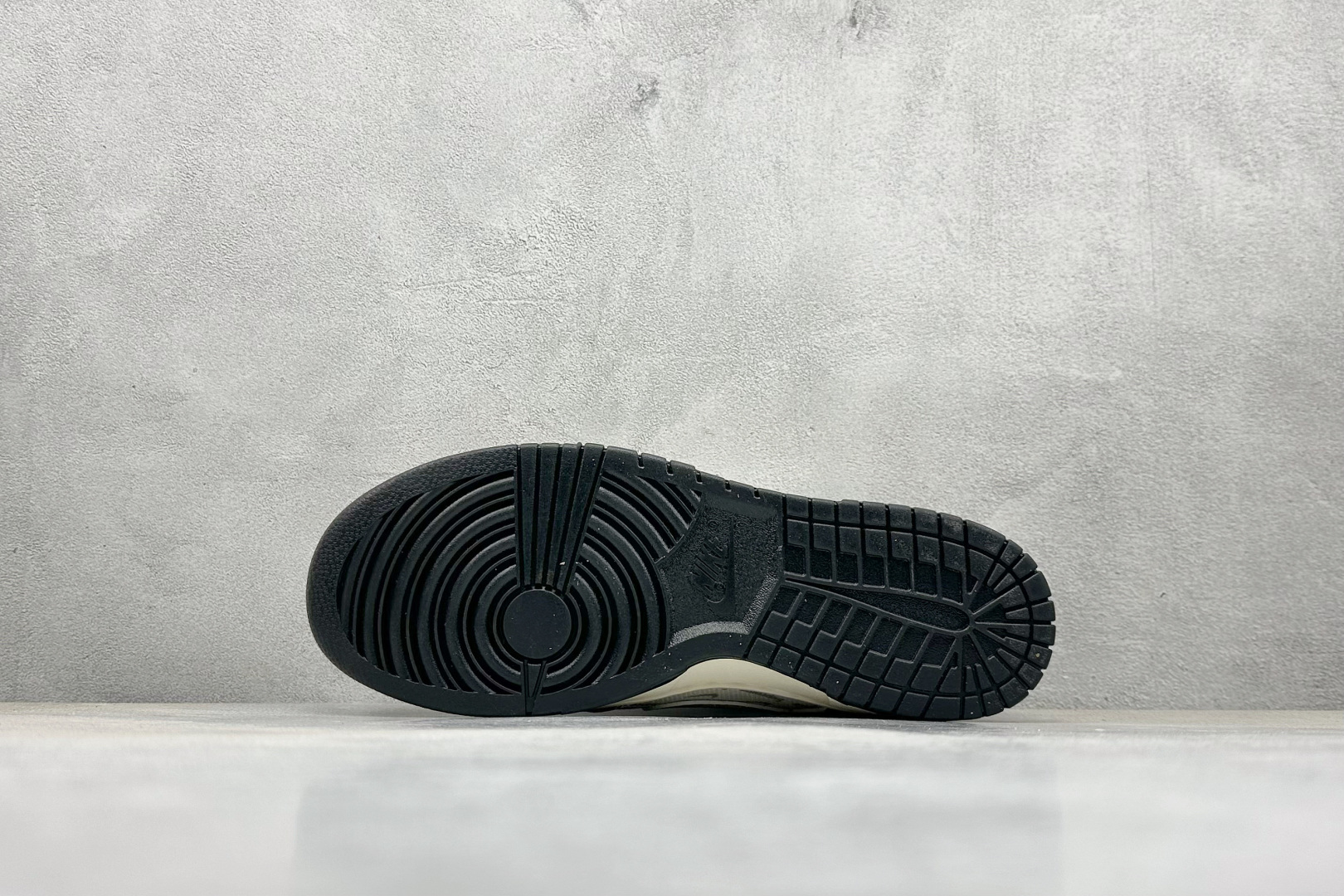 280 SC版Nike SB Dunk Low 联名 奶白织布三小勾 周年高端定制 低帮休闲板鞋 SC9207-424-Chinese UA Cheap High Quatity Brand Clothes Bags handbags Sneakers wholesale wholesaler seller from China Factory suppliers Fashion Clothing Shoes best Quality Beautiful Price 280 SC版Nike SB Dunk Low 联名 奶白织布三小勾 周年高端定制 低帮休闲板鞋 SC9207-424