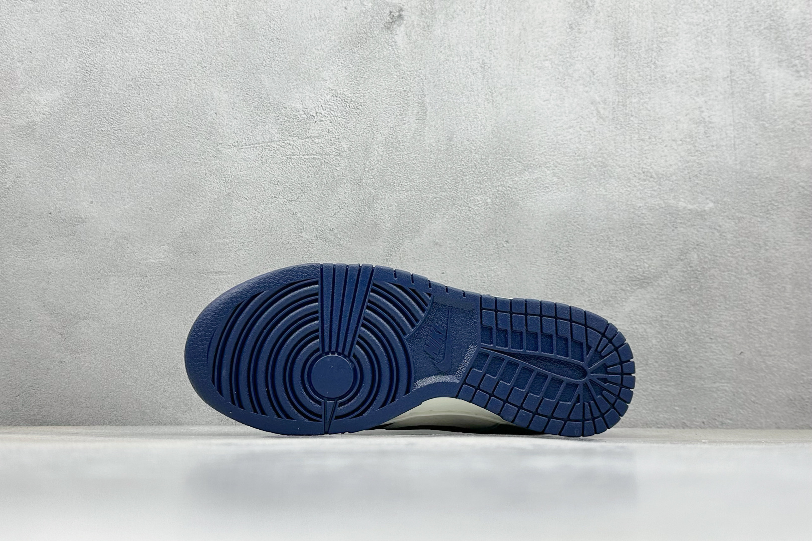 240 XC版Nk SB Dunk Low 闪电联名 素描藏蓝勾 周年高端定制 低帮休闲板鞋 DJ2024-107-Chinese UA Cheap High Quatity Brand Clothes Bags handbags Sneakers wholesale wholesaler seller from China Factory suppliers Fashion Clothing Shoes best Quality Beautiful Price 240 XC版Nk SB Dunk Low 闪电联名 素描藏蓝勾 周年高端定制 低帮休闲板鞋 DJ2024-107