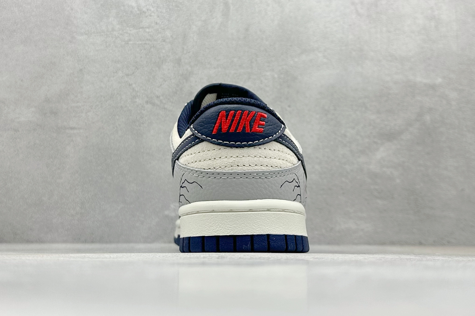 240 XC版Nk SB Dunk Low 闪电联名 素描藏蓝勾 周年高端定制 低帮休闲板鞋 DJ2024-107-Chinese UA Cheap High Quatity Brand Clothes Bags handbags Sneakers wholesale wholesaler seller from China Factory suppliers Fashion Clothing Shoes best Quality Beautiful Price 240 XC版Nk SB Dunk Low 闪电联名 素描藏蓝勾 周年高端定制 低帮休闲板鞋 DJ2024-107