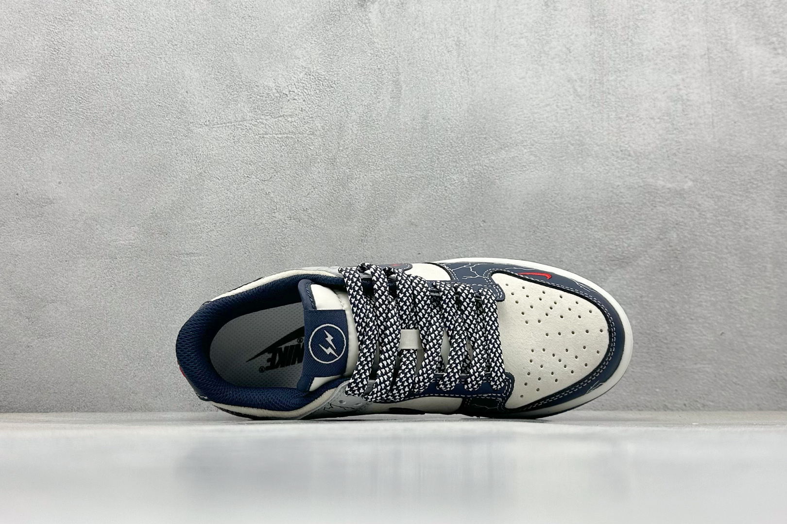 240 XC版Nk SB Dunk Low 闪电联名 素描藏蓝勾 周年高端定制 低帮休闲板鞋 DJ2024-107-Chinese UA Cheap High Quatity Brand Clothes Bags handbags Sneakers wholesale wholesaler seller from China Factory suppliers Fashion Clothing Shoes best Quality Beautiful Price 240 XC版Nk SB Dunk Low 闪电联名 素描藏蓝勾 周年高端定制 低帮休闲板鞋 DJ2024-107